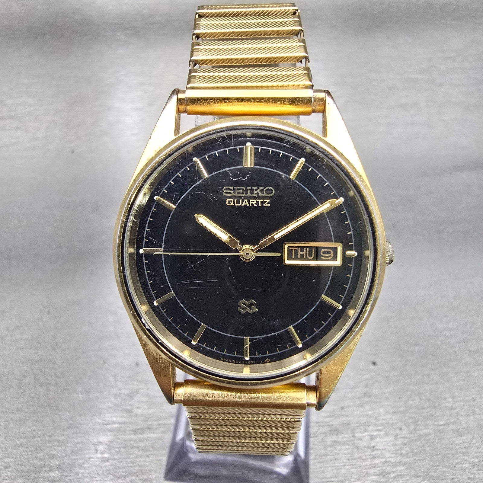 Seiko SQ Watch Men 35mm Black Dial Gold Tone Daydate Round 5G23-8059 New Battery0