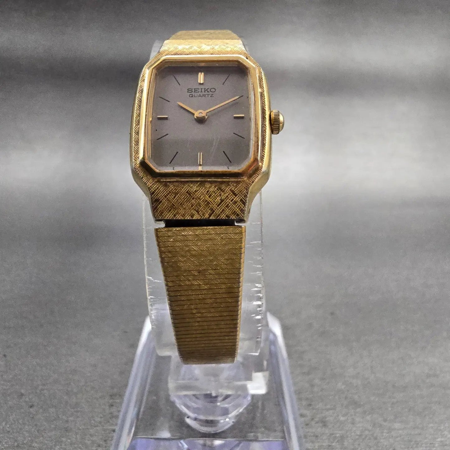 Seiko Watch Women 17mm Silver Dial Gold Tone Rectangle 2P20-5D39 New Battery VTG5