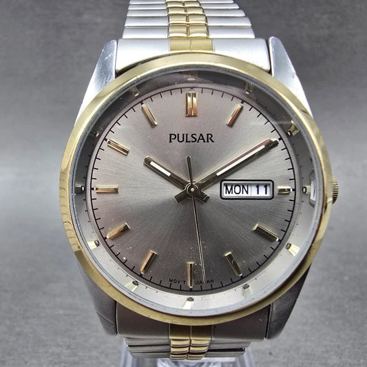 Seiko Pulsar Watch Men 35mm Silver Dial Two Tone Daydate READ!! VX33-X109 NewBat0