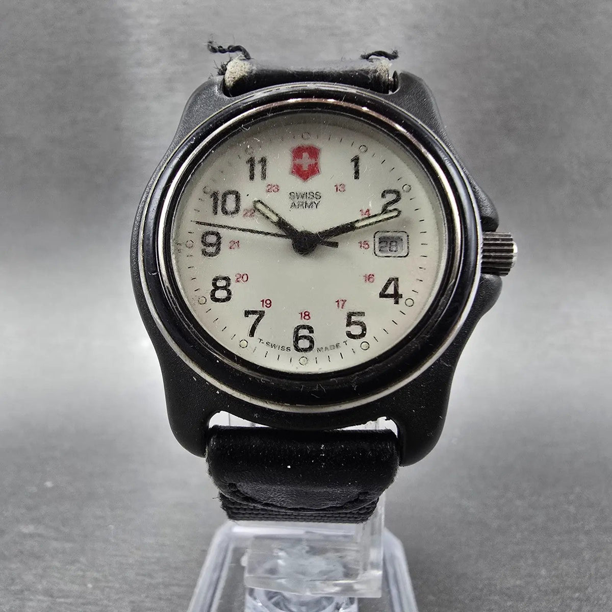 Victorinox Swiss Army Officer Watch Women 32mm White Dial Black Date PARTS VTG6
