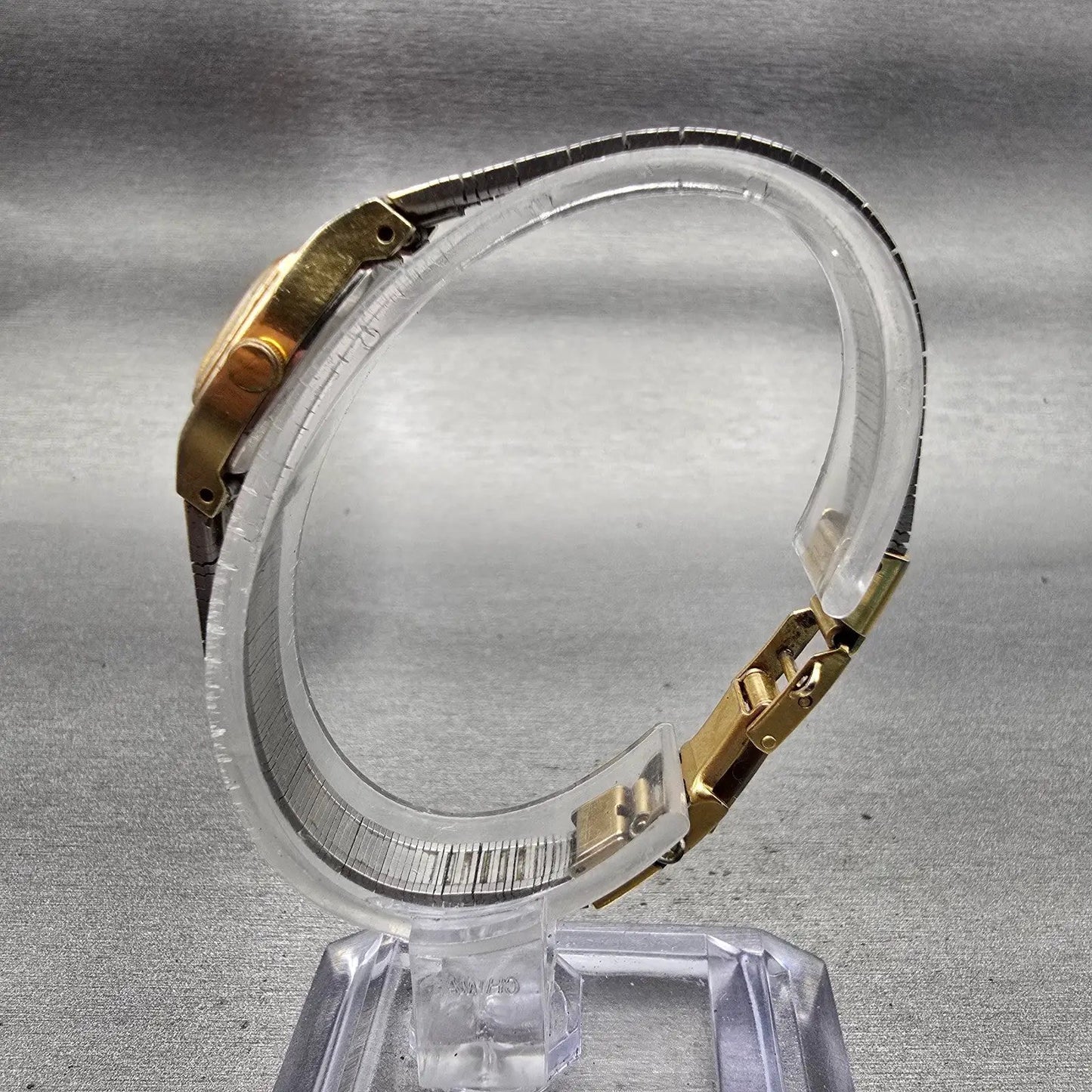 Citizen Watch Women 16mm Champagne Dial Gold Tone Oval 3220-949633 New Battery6