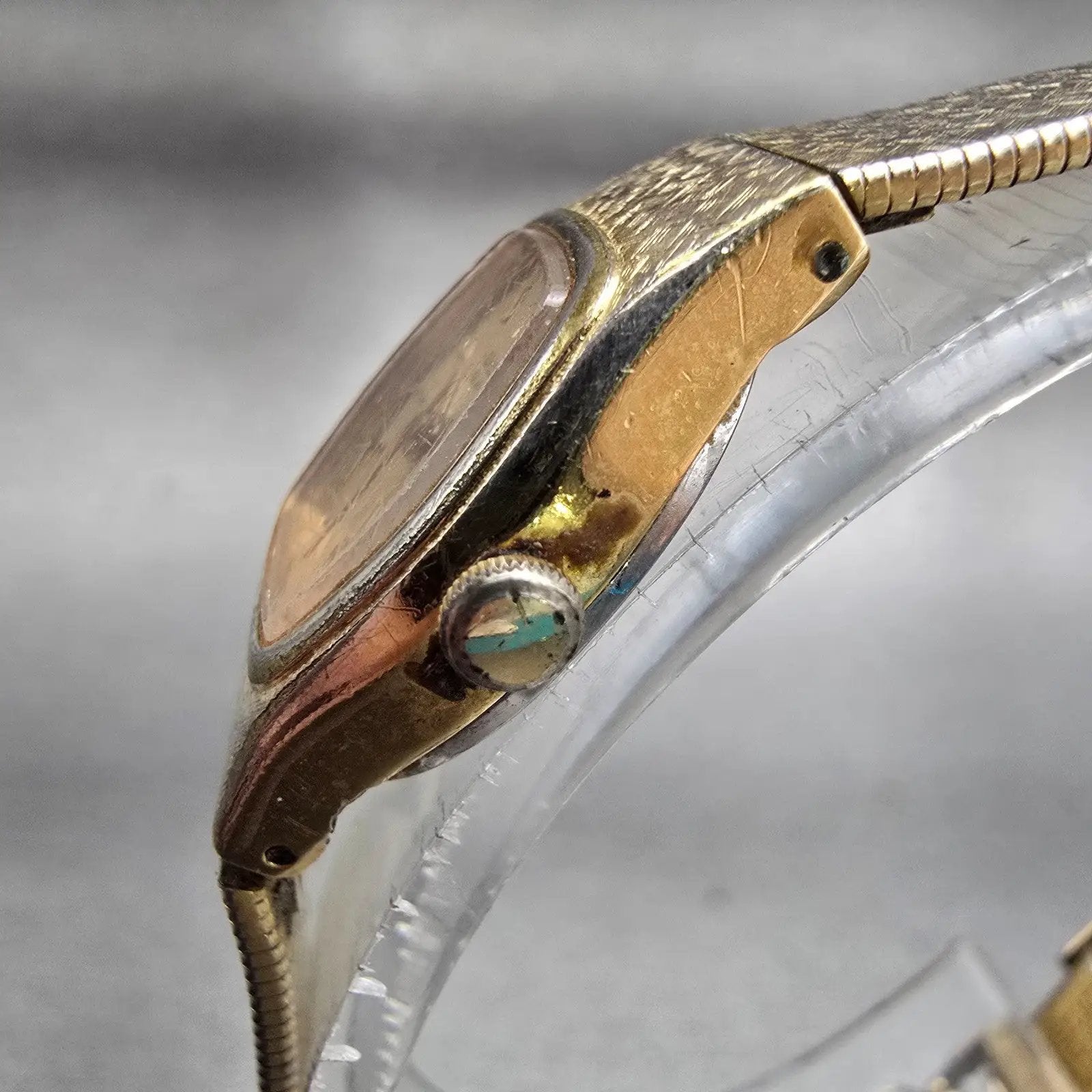 Seiko Watch Women 16mm Gold Dial Gold Tone Oval 2C21-5149 New Battery Vintage2