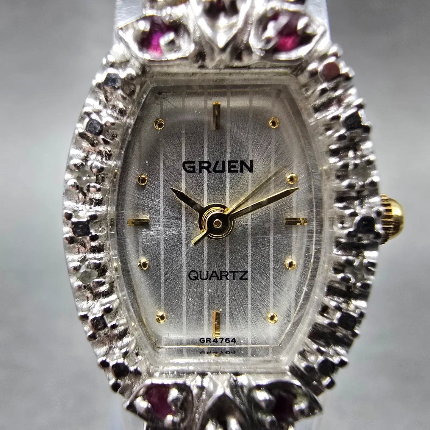 Gruen Watch Women 17mm Silver Dial Gold Tone Ovel Gem Set New Battery Vintage1