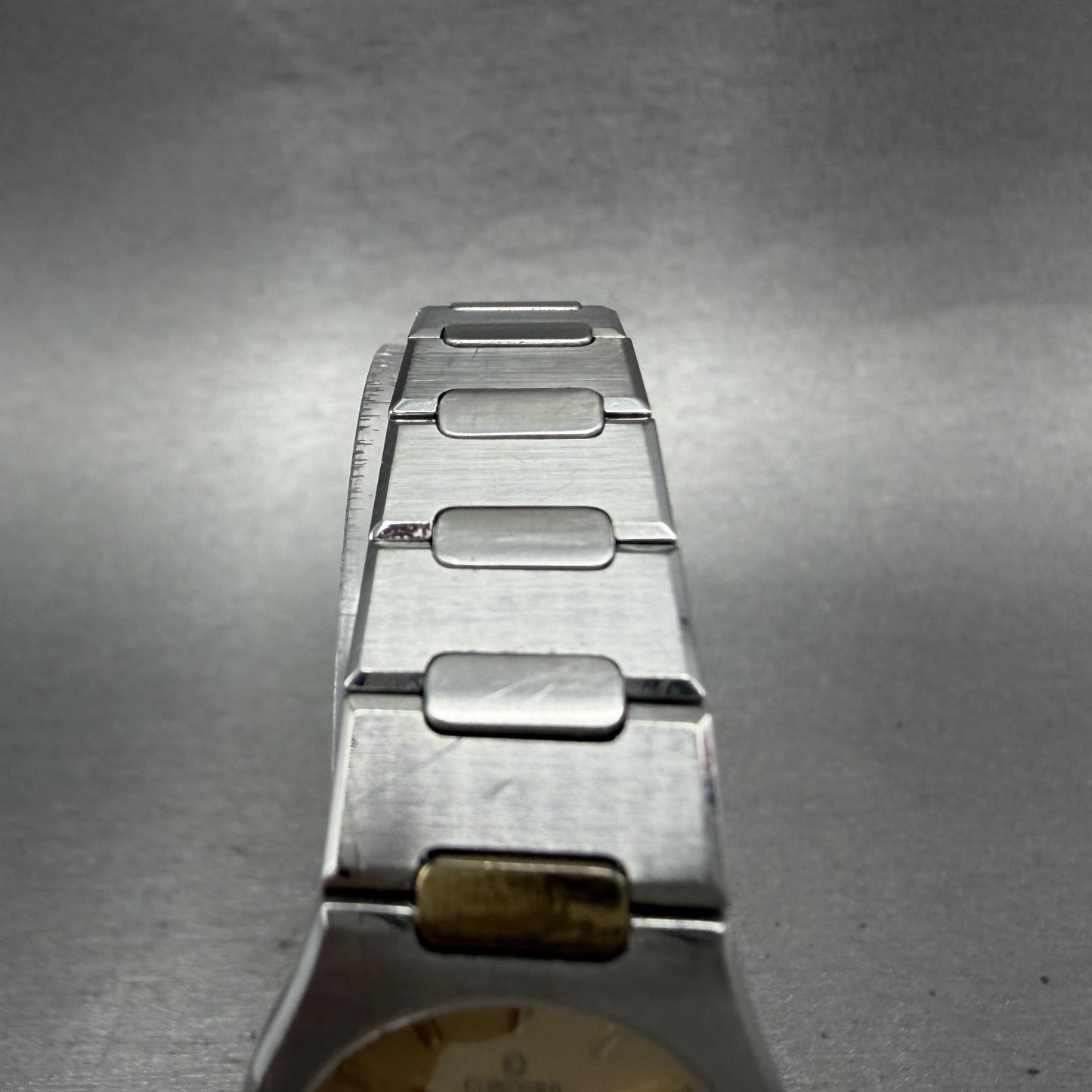 Concord Freedom Watch Women 23mm Gold Dial Steel Date Round 15.57.263 New Batt4