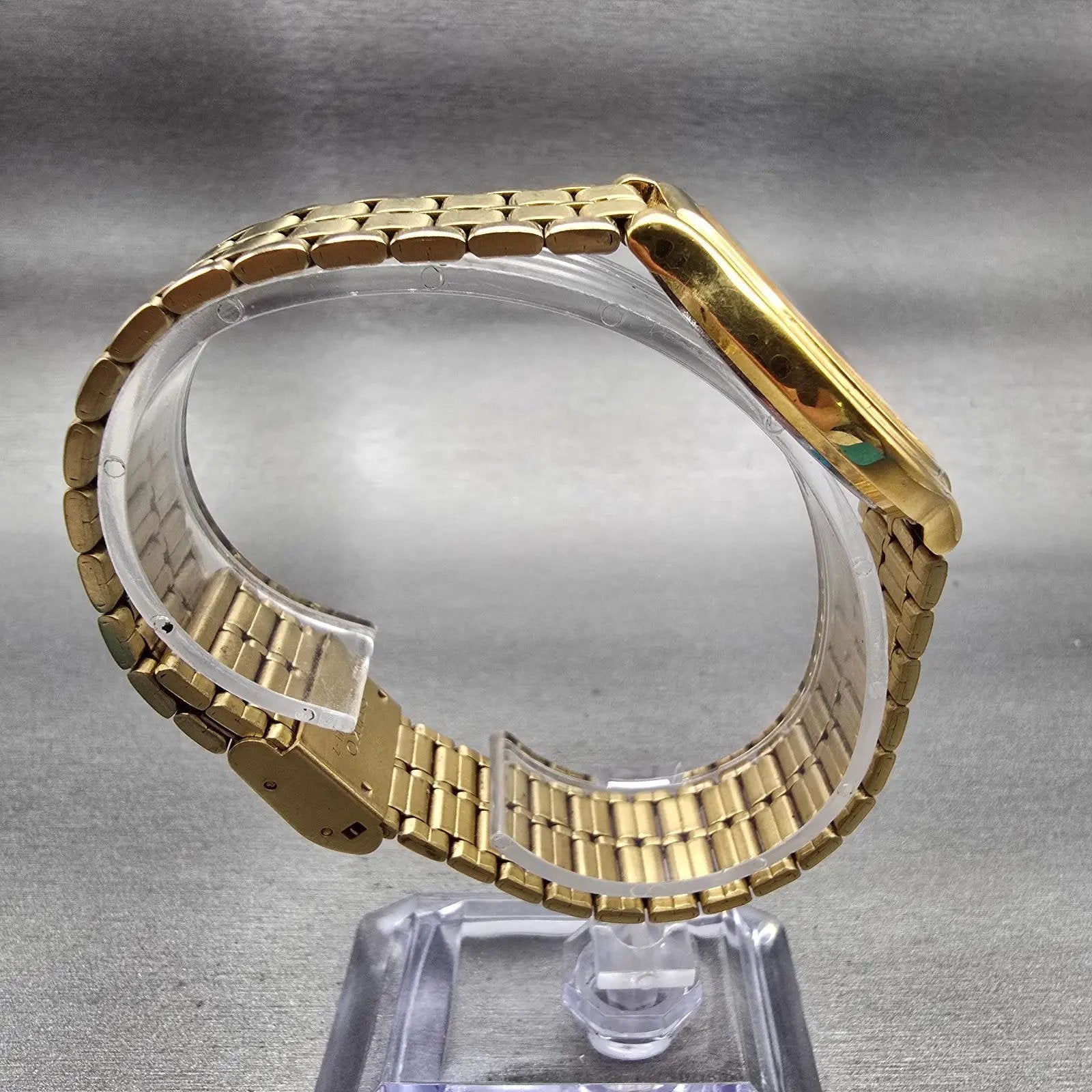 Seiko SX Watch Men 34mm Black Dial Gold Tone Round V701-6J60 New Battery Vintage8