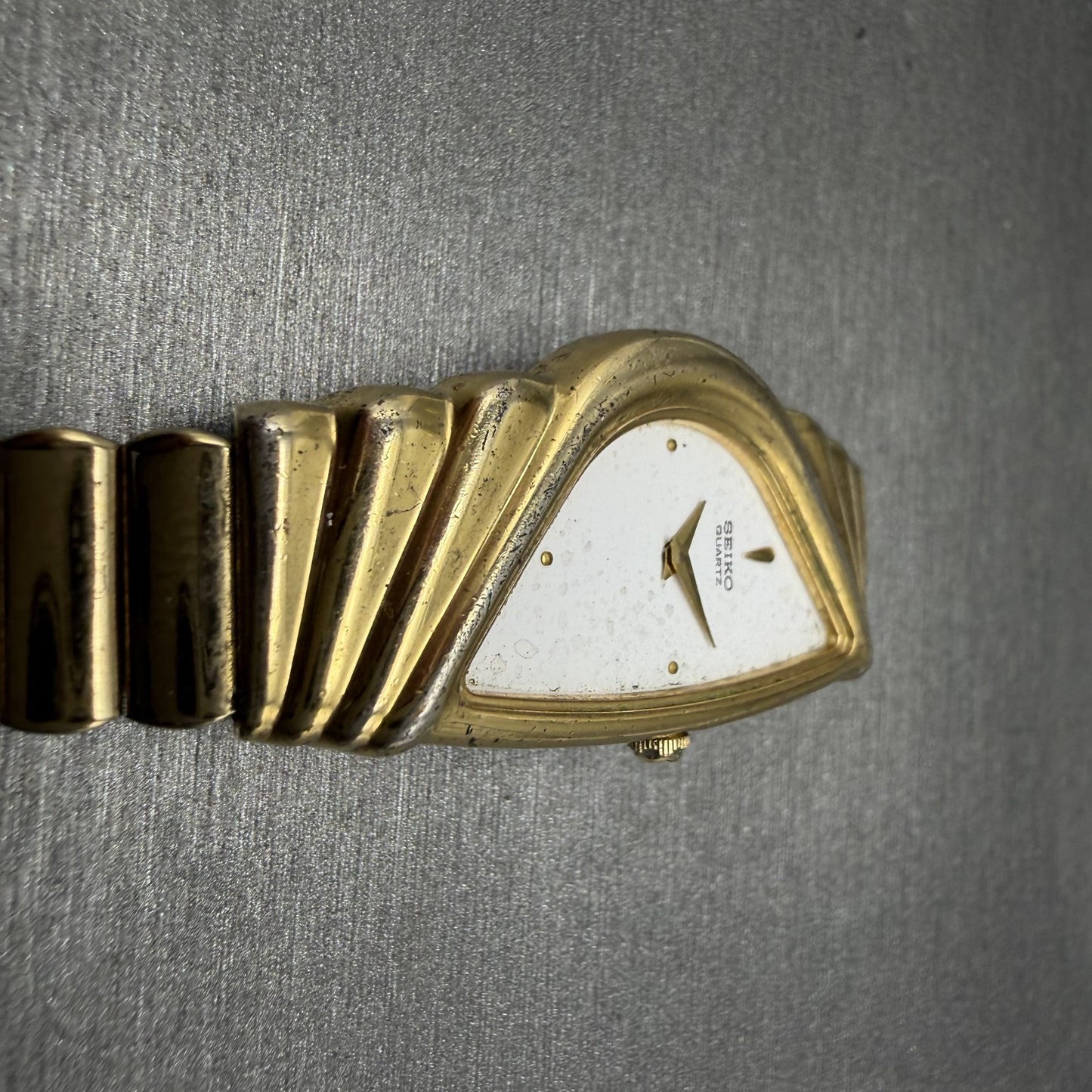 Seiko Half Moon Watch Women 20mm White Dial Gold Tone 1N00-5E09 PARTS3