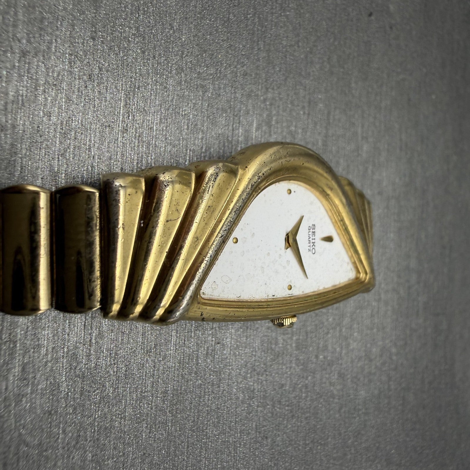 Seiko Half Moon Watch Women 20mm White Dial Gold Tone 1N00-5E09 PARTS3