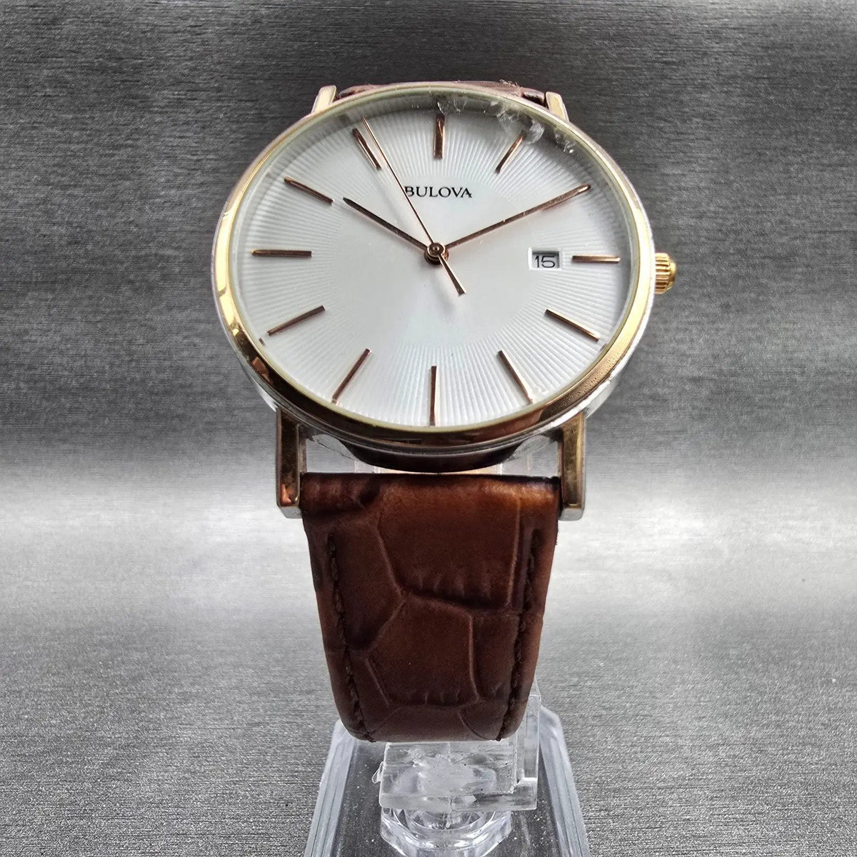 Bulova Watch Men 40mm White Dial Gold Tone Date Round 98H51 New Battery5