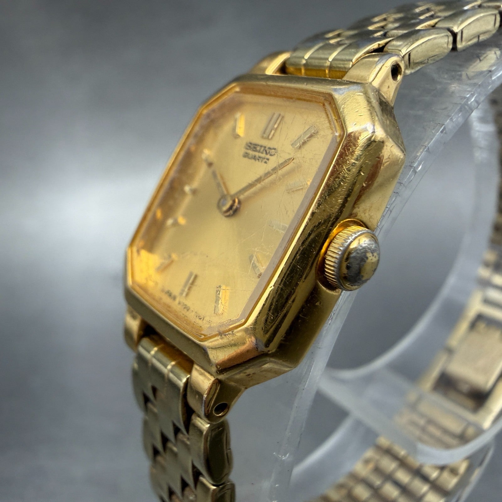 Seiko Watch Women 17mm Champagne Dial Gold Tone Octagon V400-5608 New Battery 232