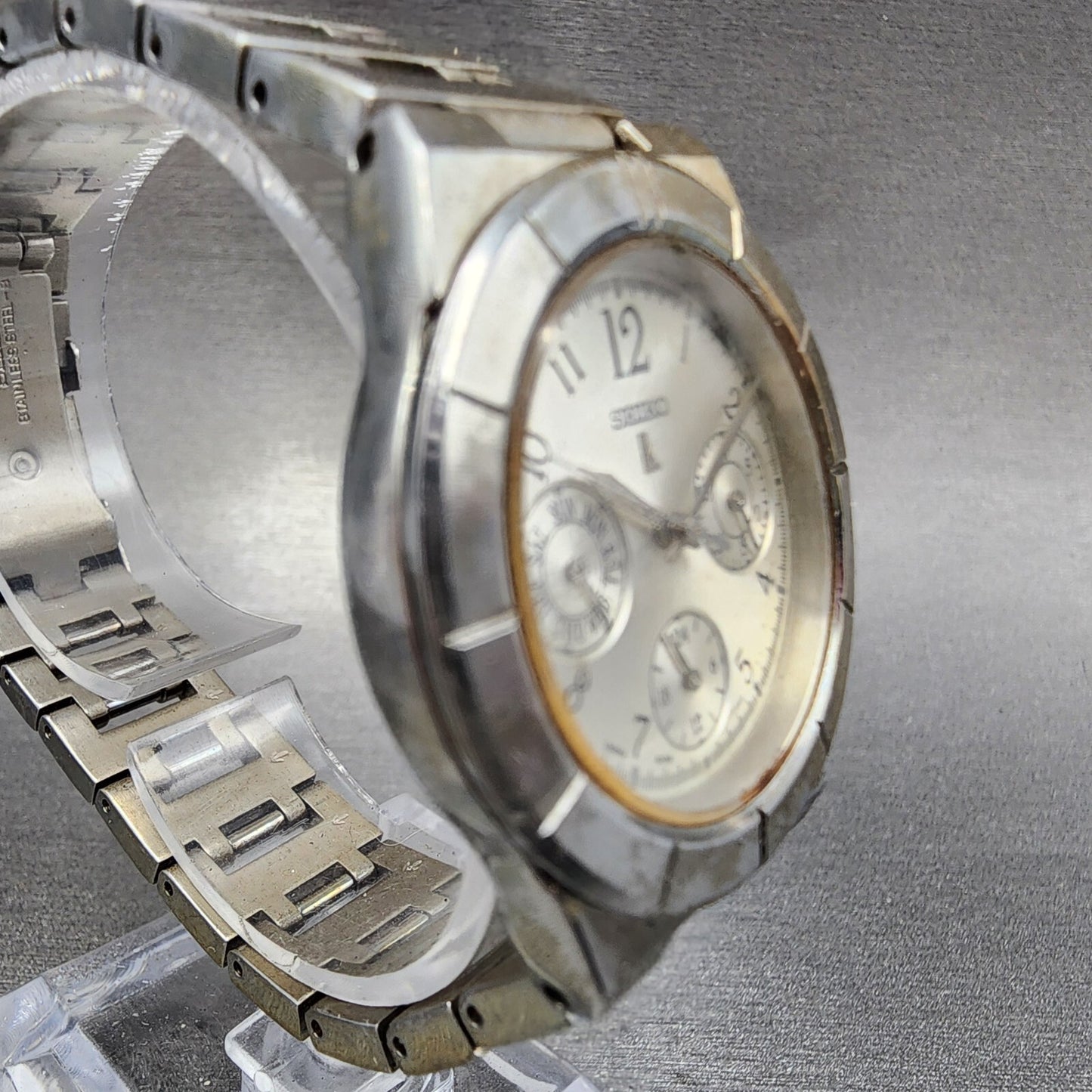 Seiko Lukia Watch Women 32mm Silver Dial Stainless Steel Daydate 5Y890B20 Works3
