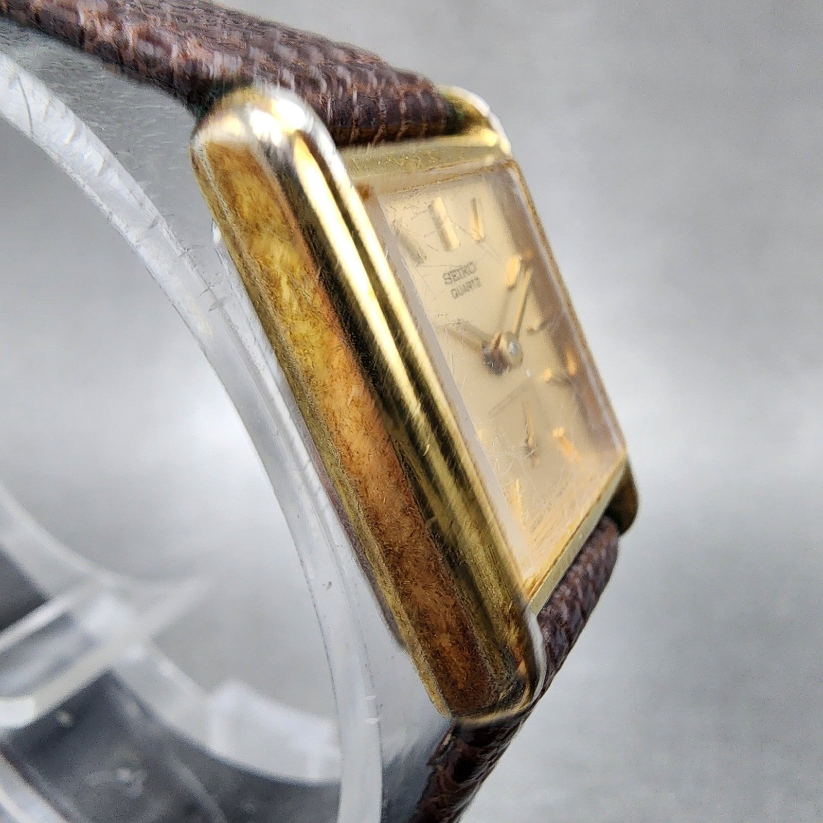 Seiko Tank Watch Women 18mm Gold Dial Gold Tone Small Seconds 14285160 New Batt3