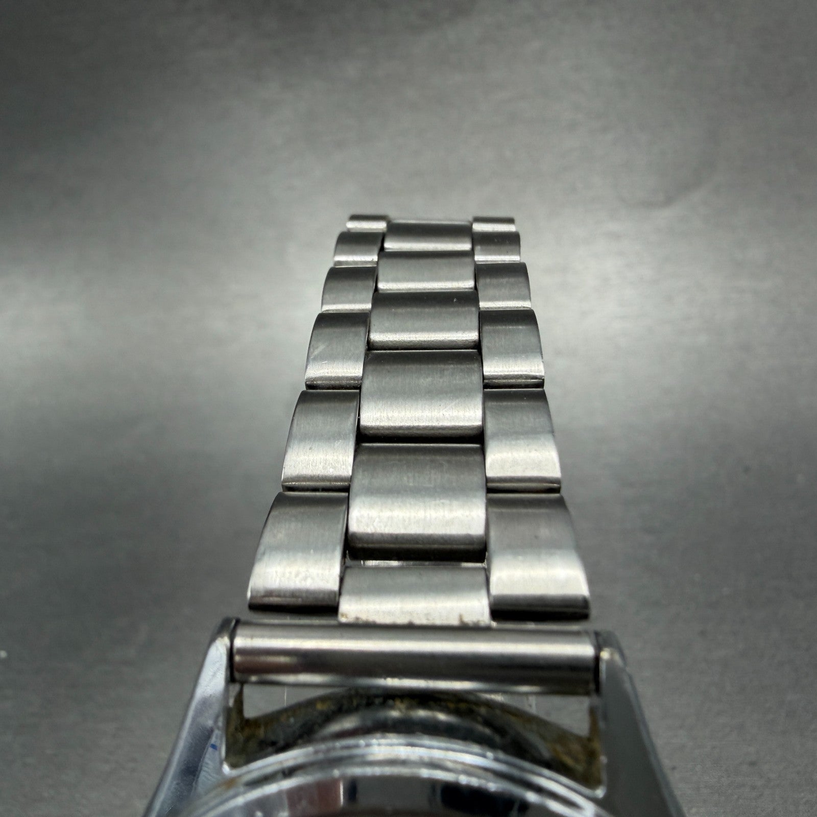 Seiko Alba Watch Men 35mm Silver Dial Silver Tone Daydate V733-7A70 New Battery14