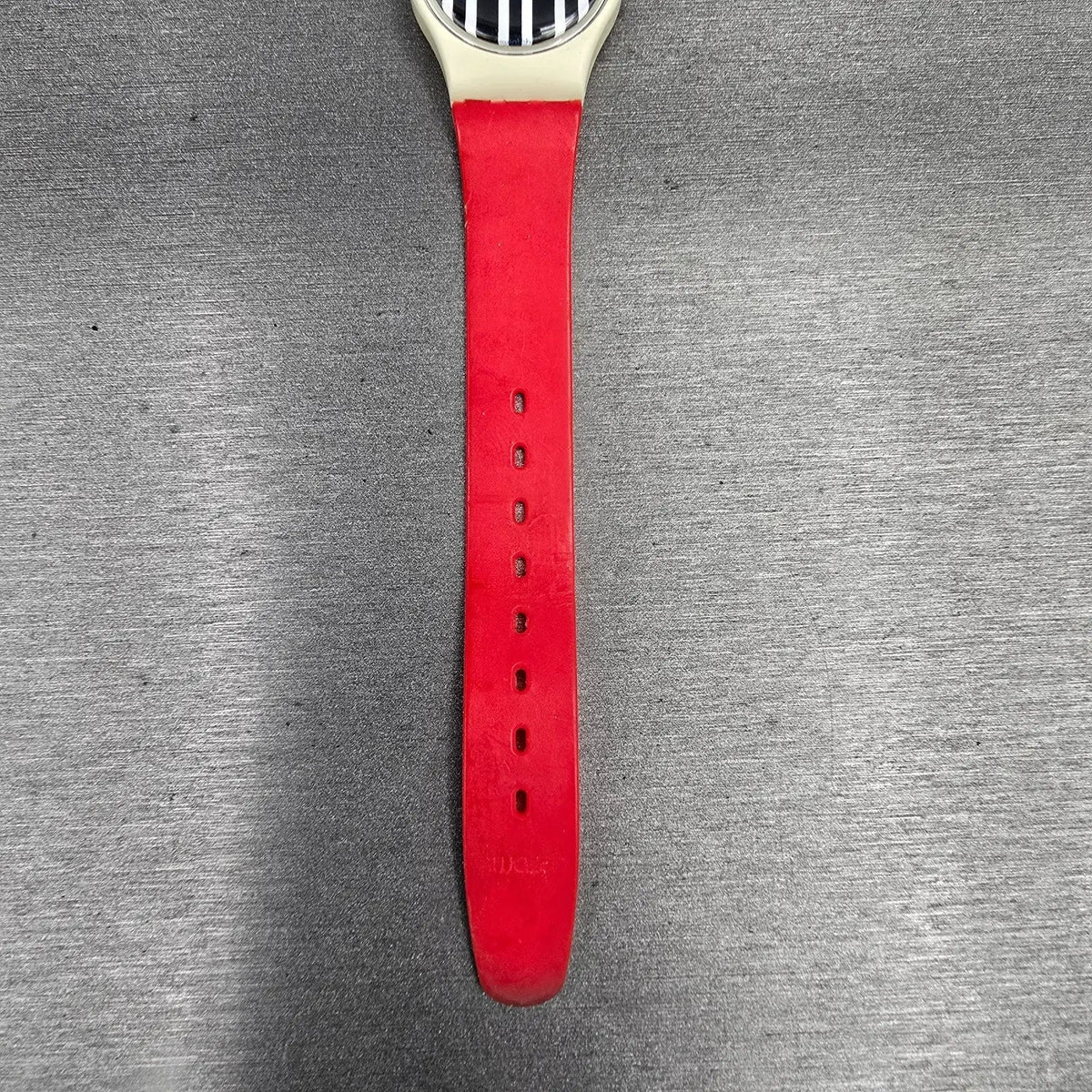 Swatch Speedlimit Watch Women 25mm Black Dial White Case Round LW117 New Battery3