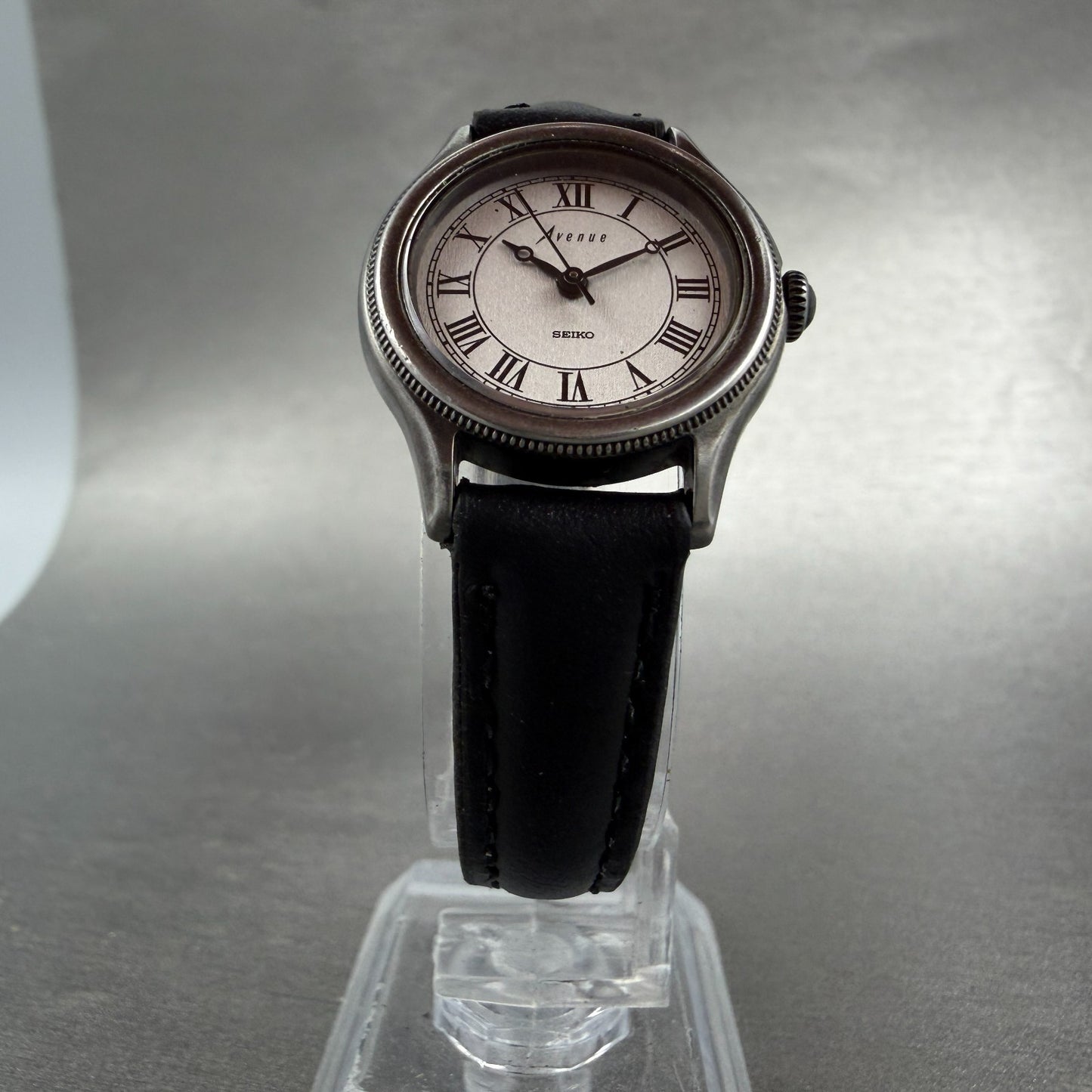 Seiko Avenue Watch Women 24mm Silver Dial Silver Tone Round 1F21-1A00 New Batt5