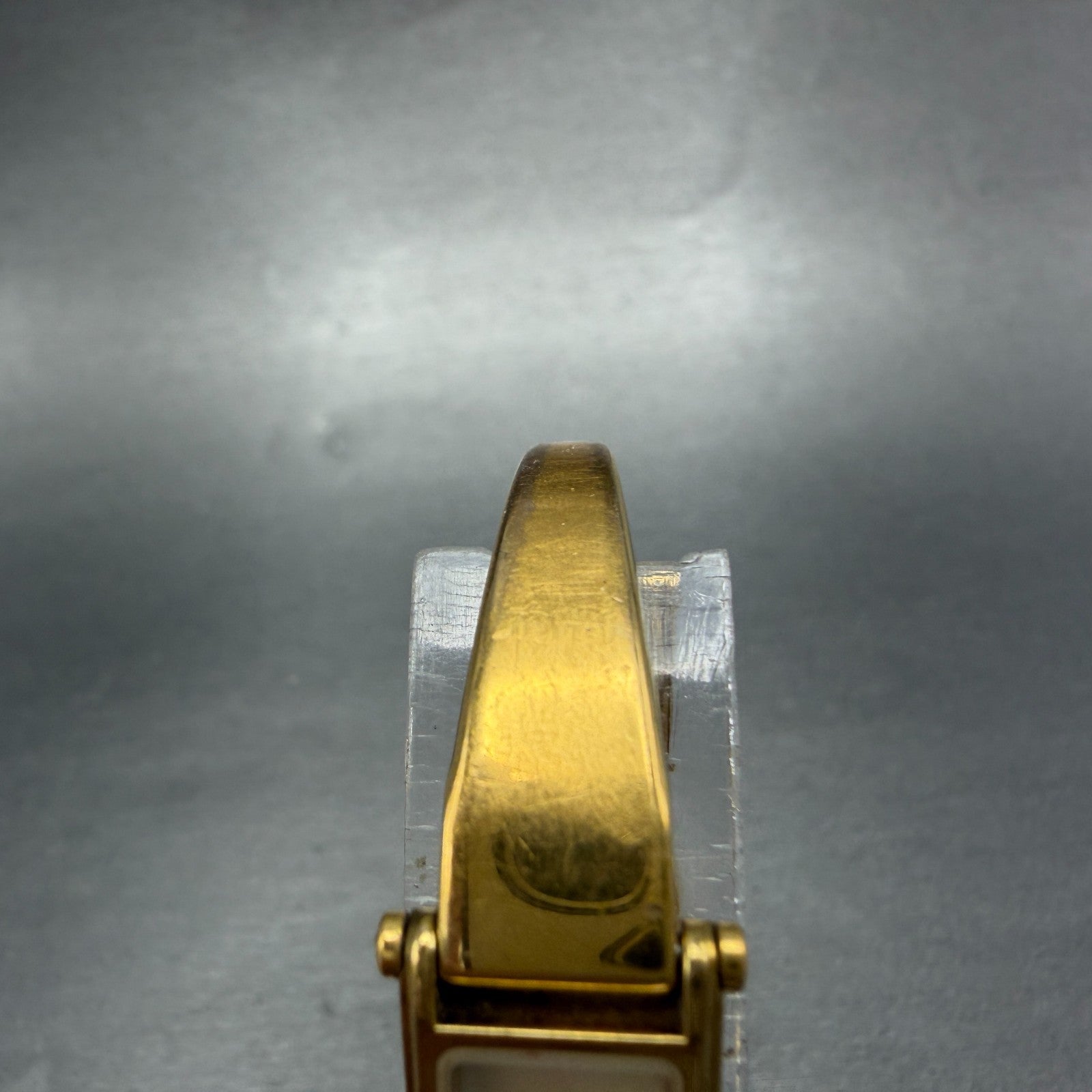 Gucci 1500L Tank Watch Women 12mm MOP Dial Gold Rectangle Bangle New battery TKH4