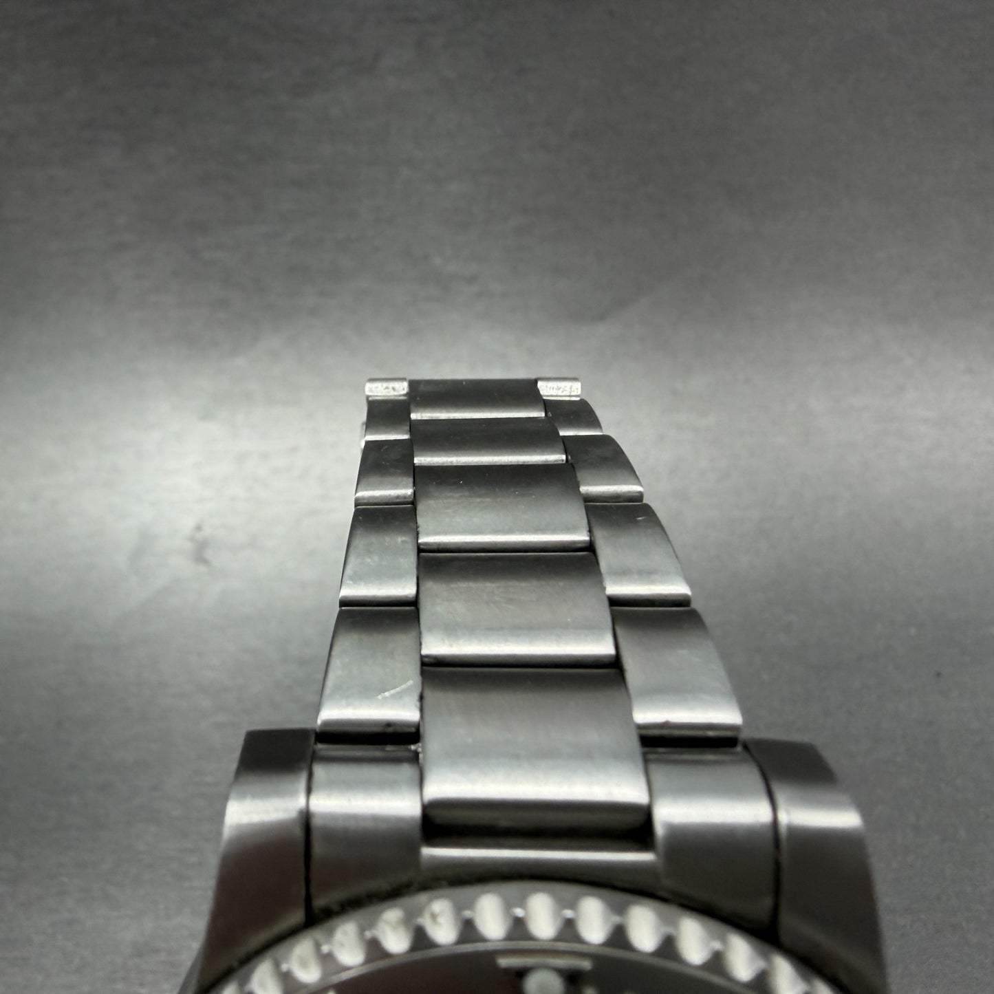 Victorinox Swiss Army Maverick II Dive Watch Men 42mm Black Dial Steel Date Runs4