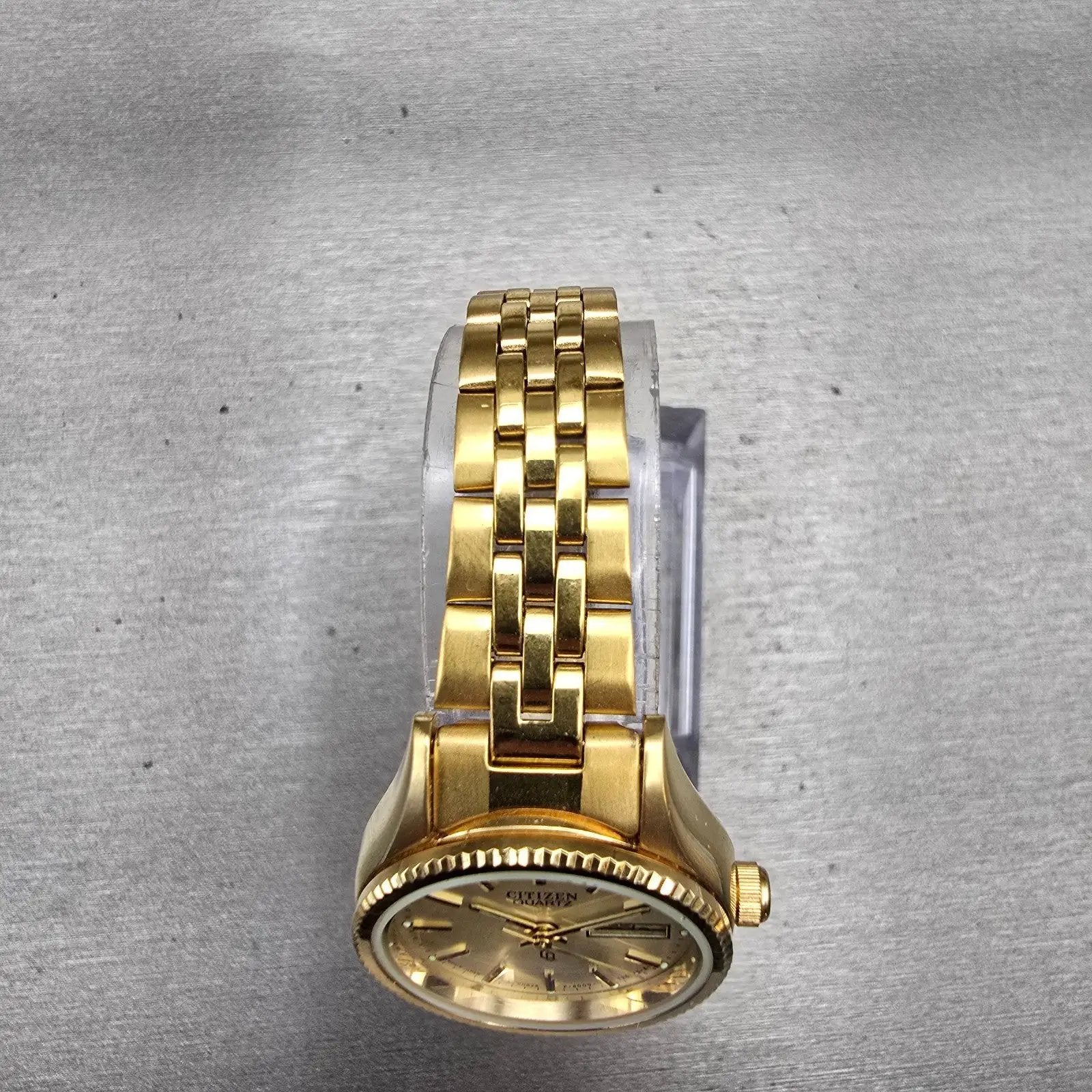 Citizen CQ Watch Women 25mm Champagne Dial Gold Tone Daydate 6000-914376 New Bat4