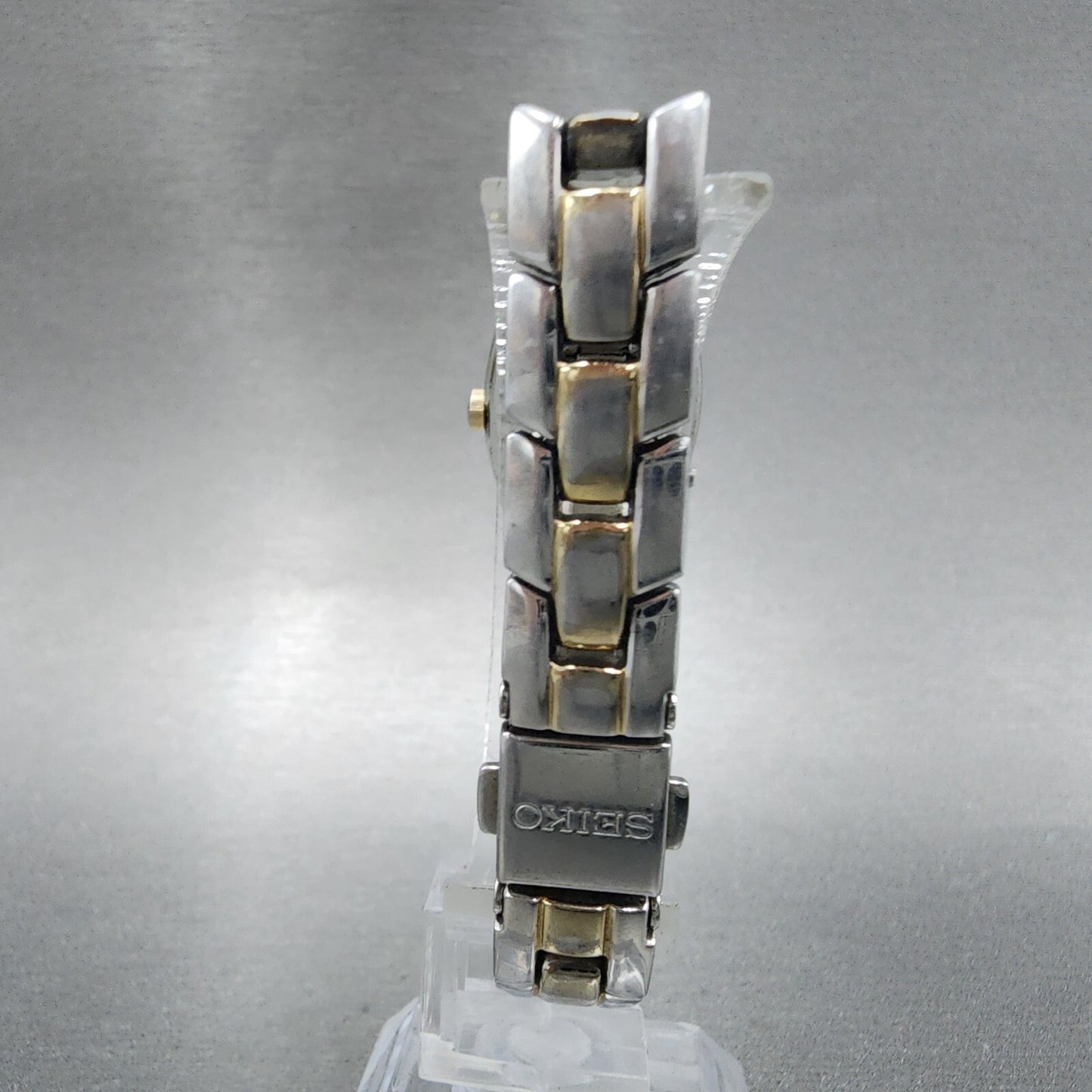 Seiko Solar Watch Women 18mm White Dial Two Tone Rectangle V115-0AA0 Works