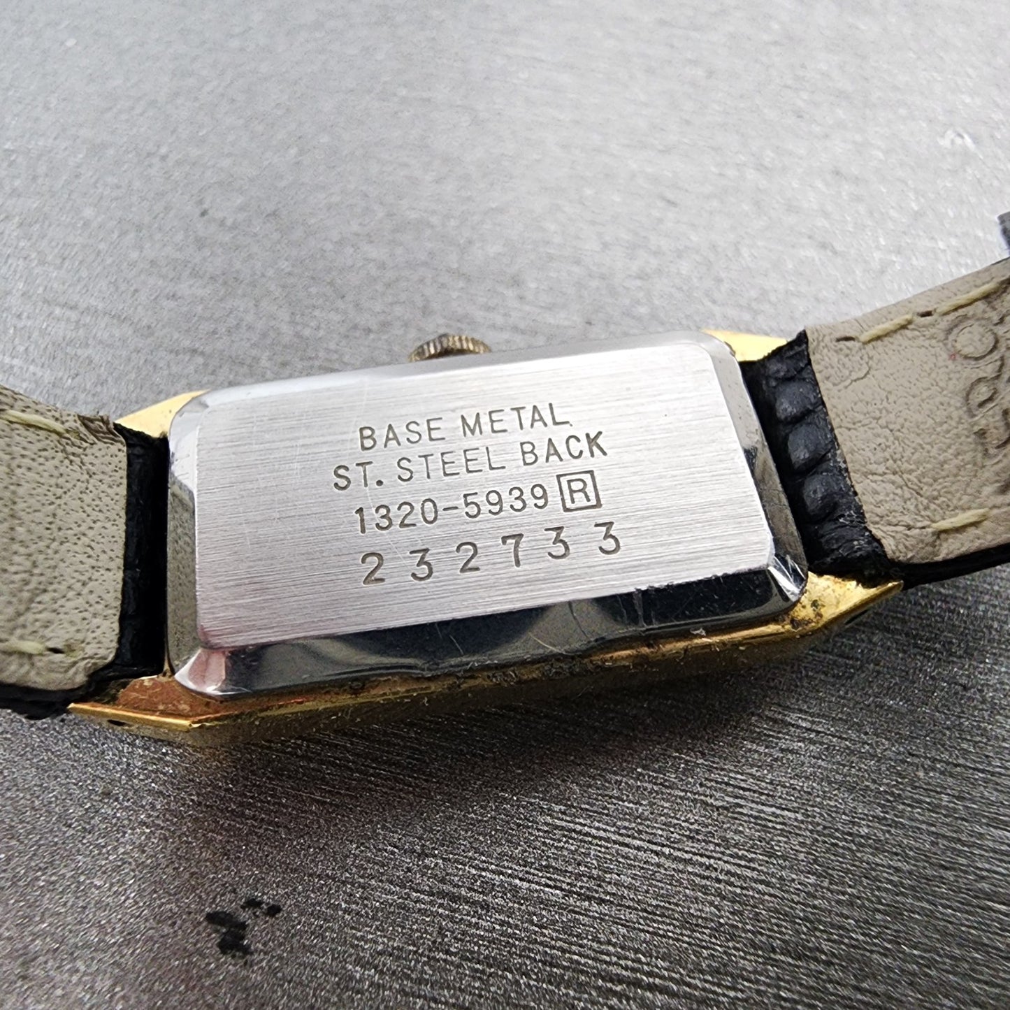 Seiko Tank Watch Women 13mm Cream Dial Gold Tone Rectangle 13205939 New Battery9
