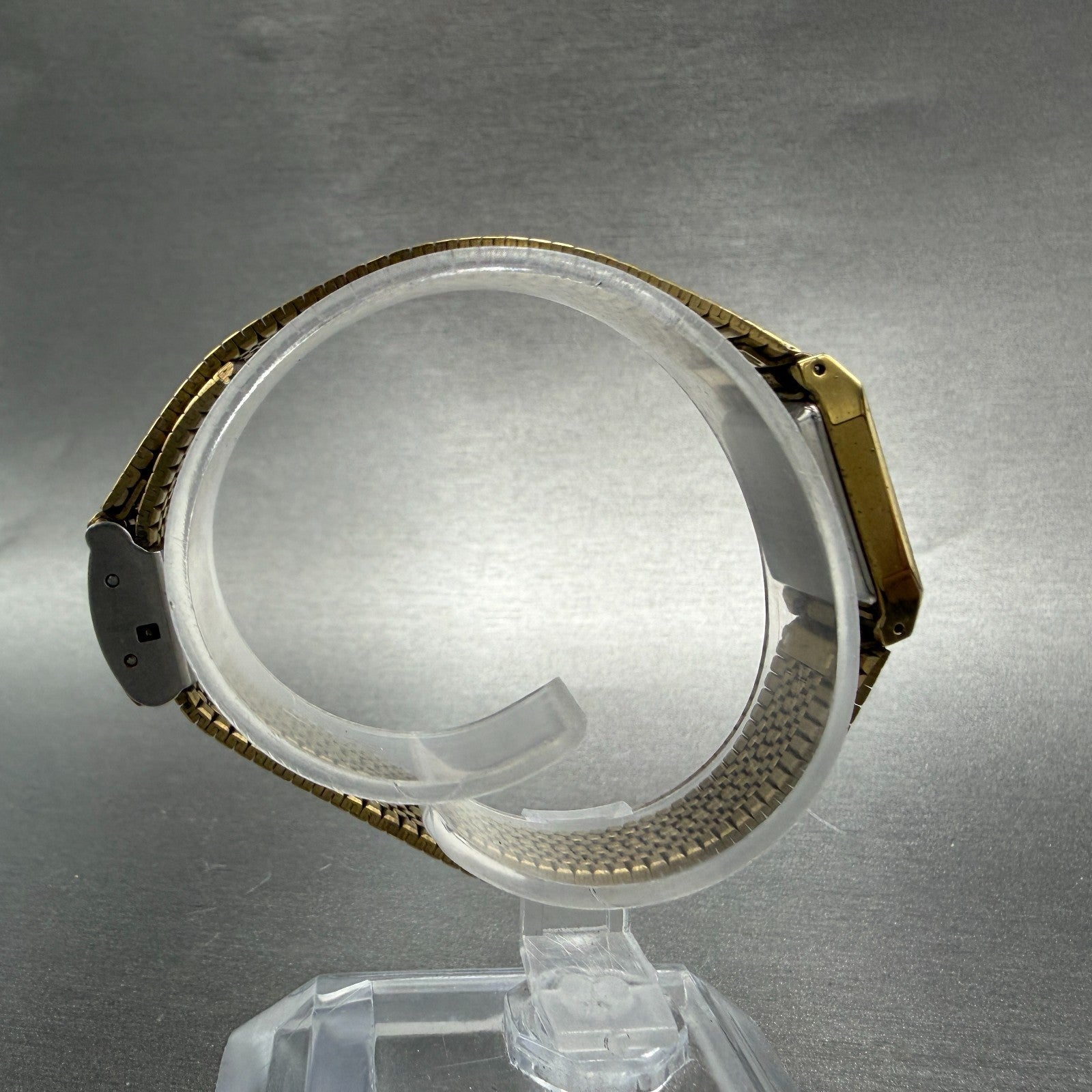 Seiko Pulsar Tank Watch Women 16mm Silver Dial Gold Tone V230-5720 New Battery8