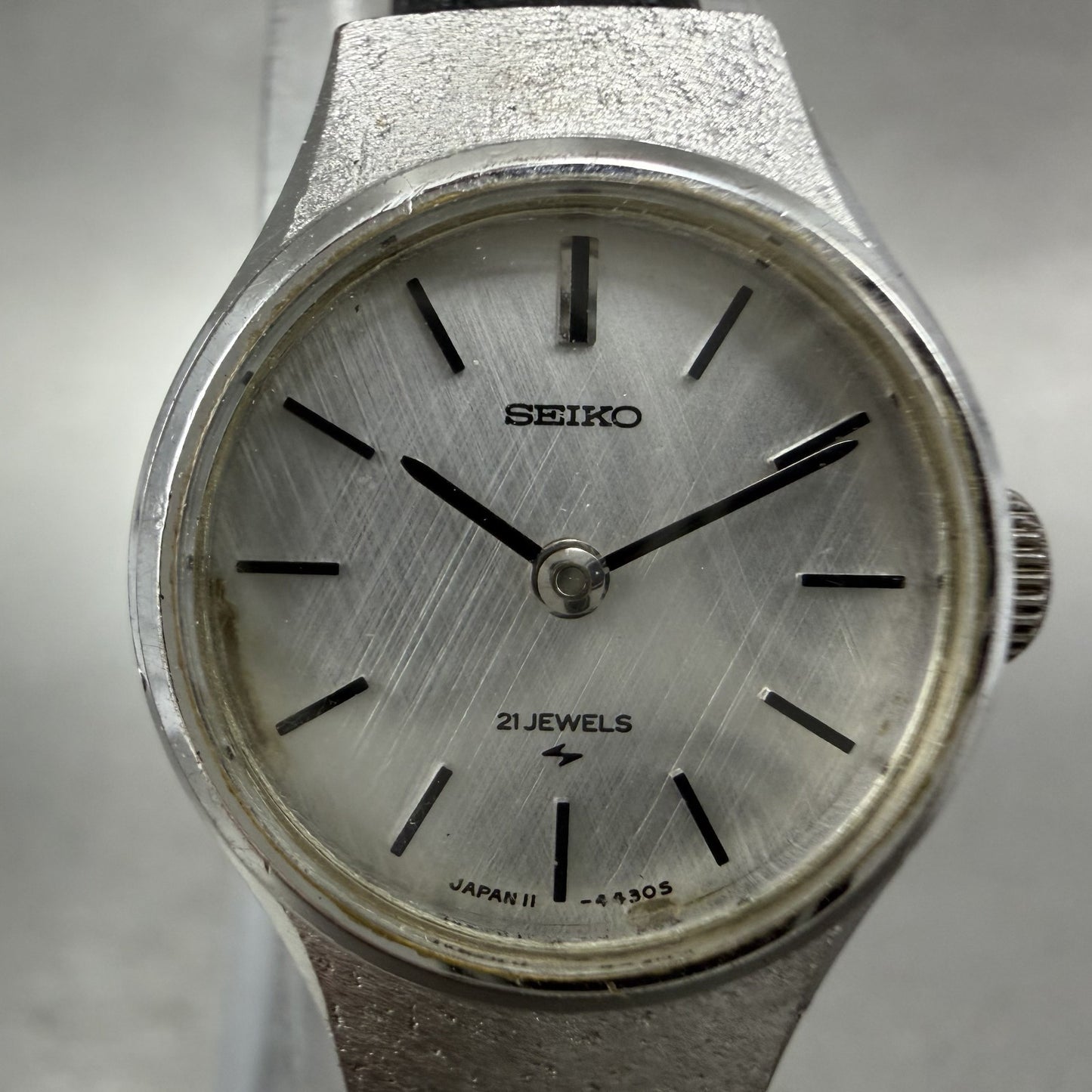 Seiko Watch Women 19mm Silver Dial Silver Tone Manual Round 111190 Runs1