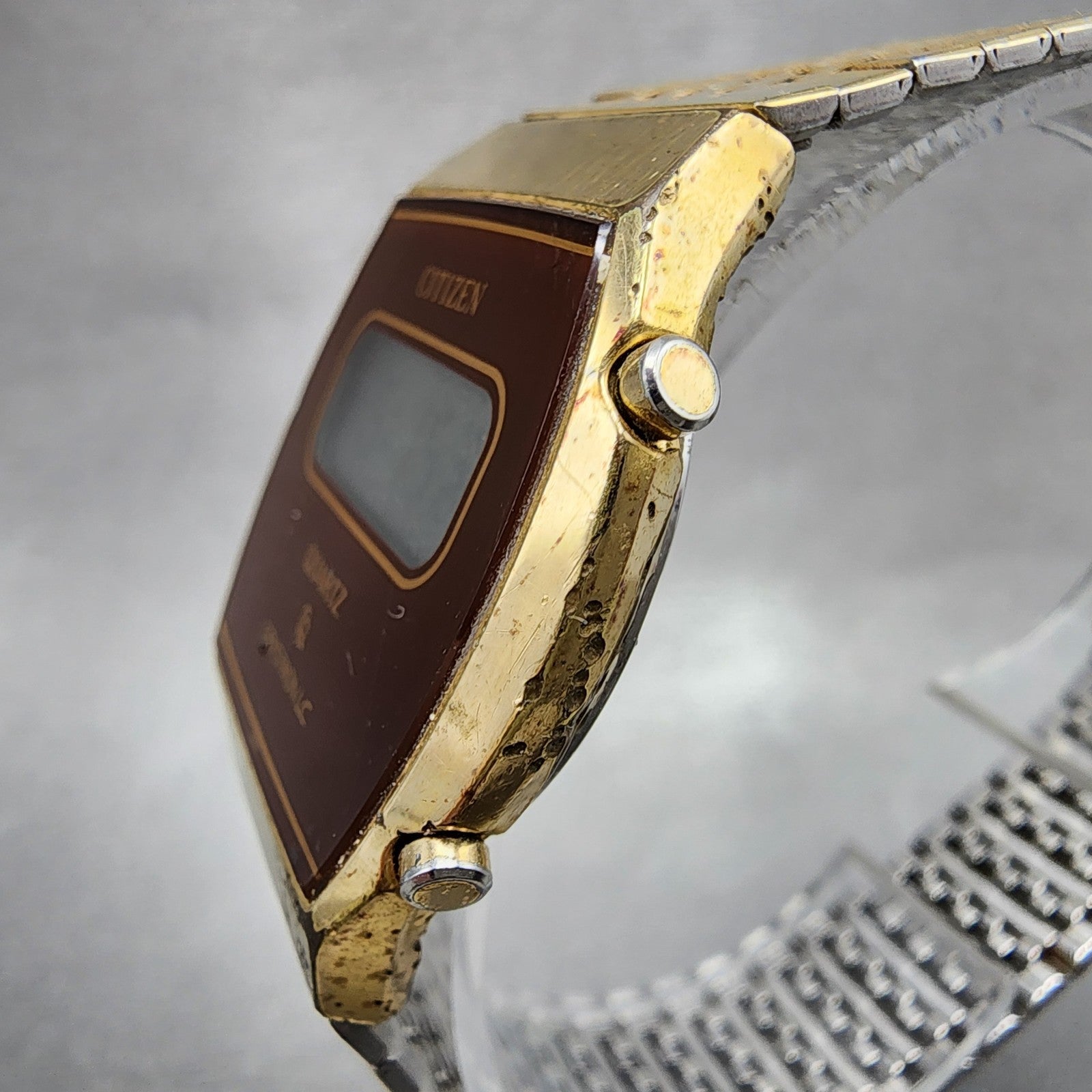 Citizen CQ Digital Watch Men 33mm LCD Gold Tone New Battery 4097238 VTG2