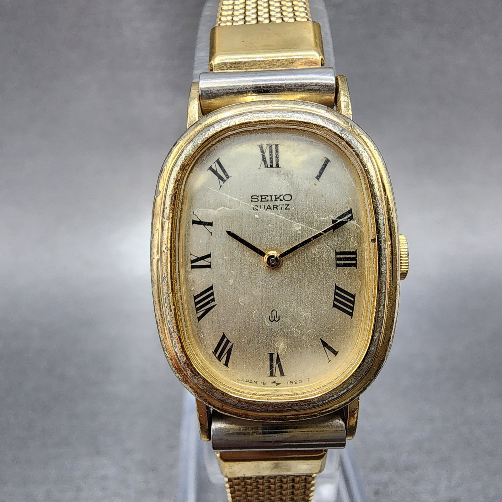 Seiko Watch Women 21mm Champagne Dial Gold Tone Oval 165960 New Battery0