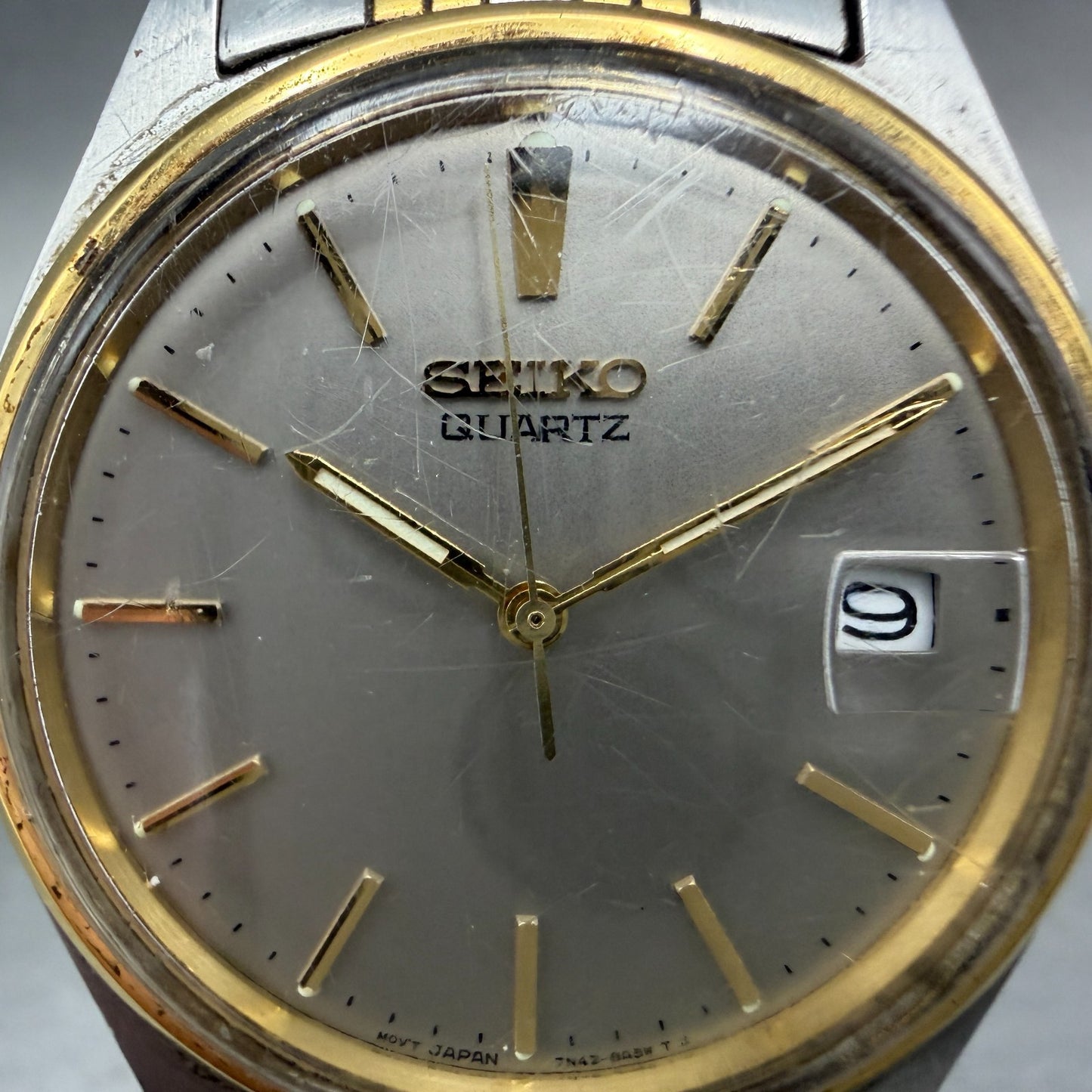 Seiko Watch Men 35mm Silver Dial Two Tone Date Round 7N42-8A39 New Battery VTG1