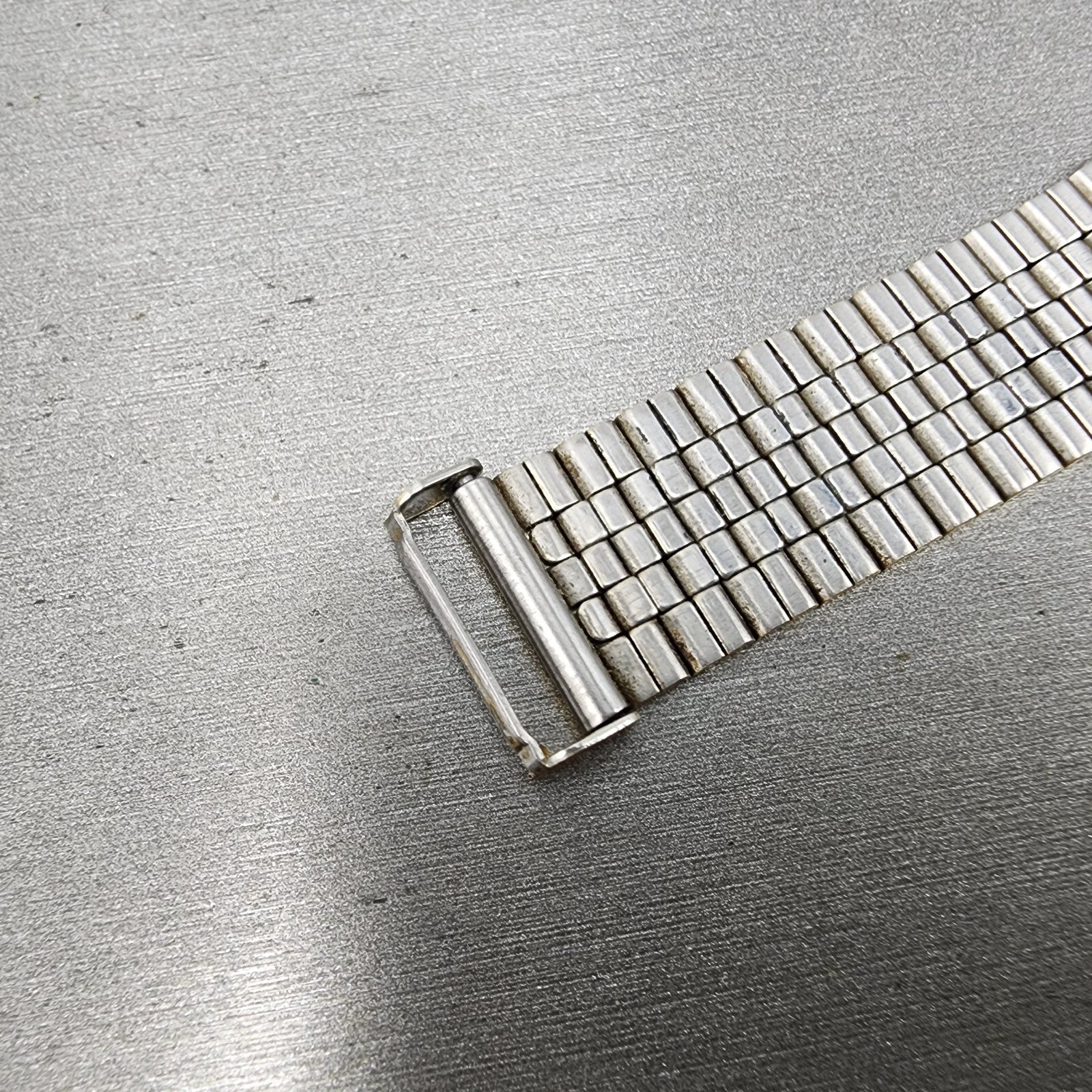 Bulova Accutron Watch Band 19mm Gold Tone Stainless Steel MISSING ONE END LINK16