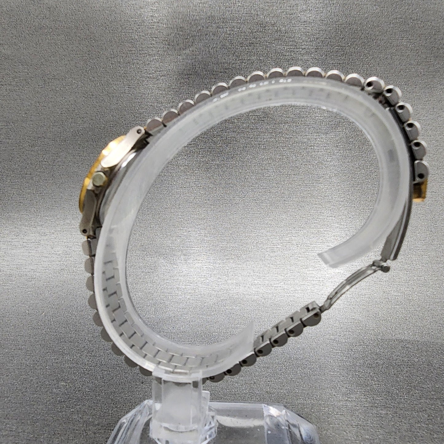 Bulova Watch Women 22mm Silver Dial Two Tone Round 9062101 New Battery