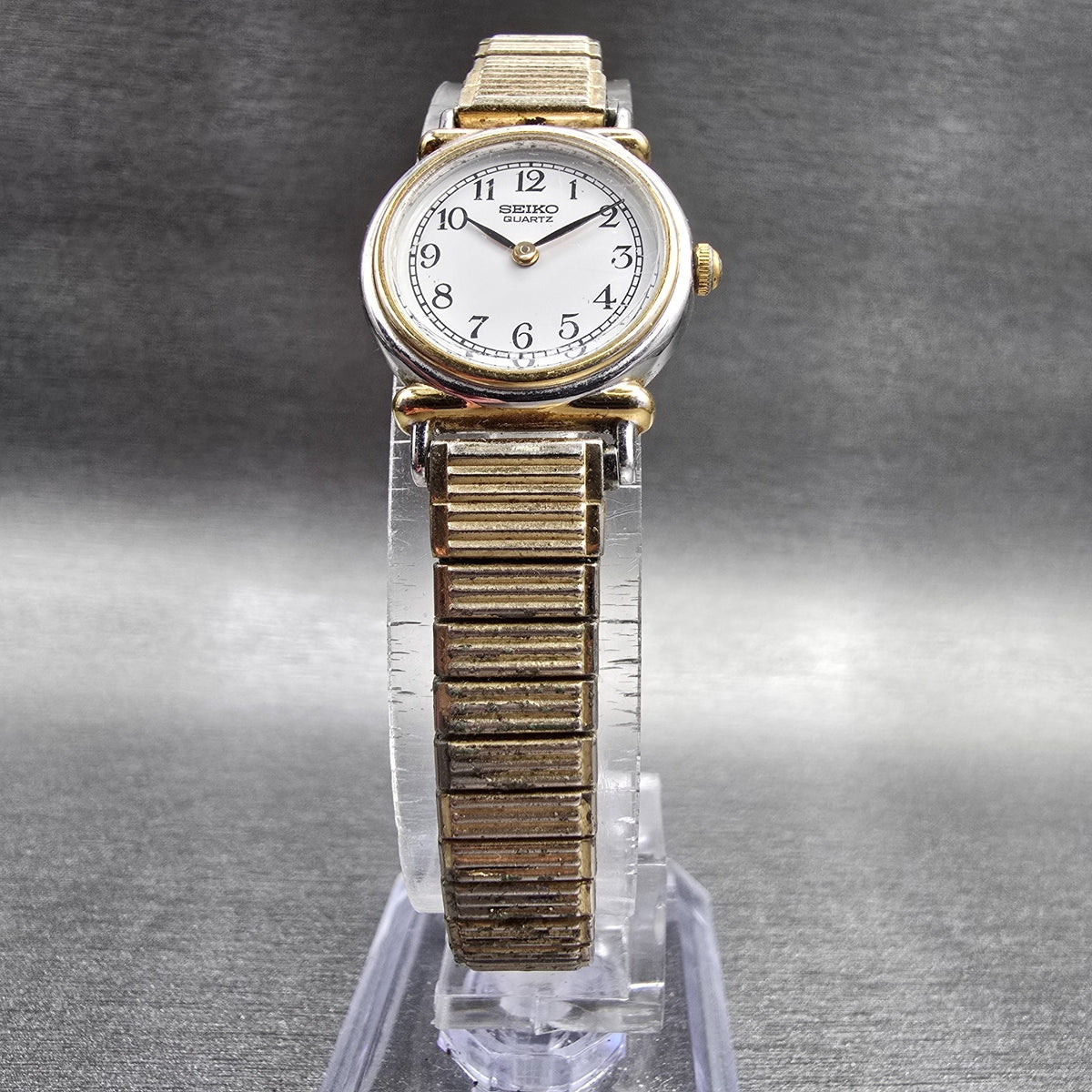 Seiko Watch Women 19mm White Dial Two Tone Round 2Y00-0B19 New Battery Vintage5