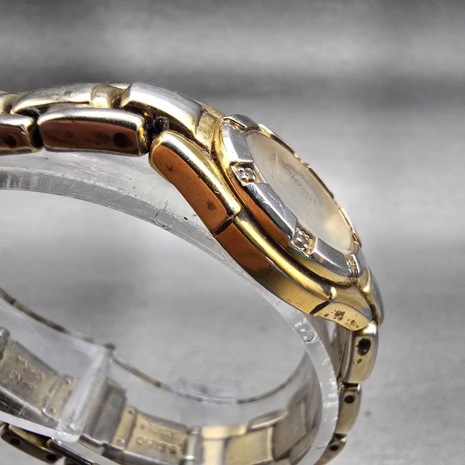 Seiko Watch Women 21mm MOP Dial Two Tone Gemmed Round 1N00-0FC0 New Battery VTG3