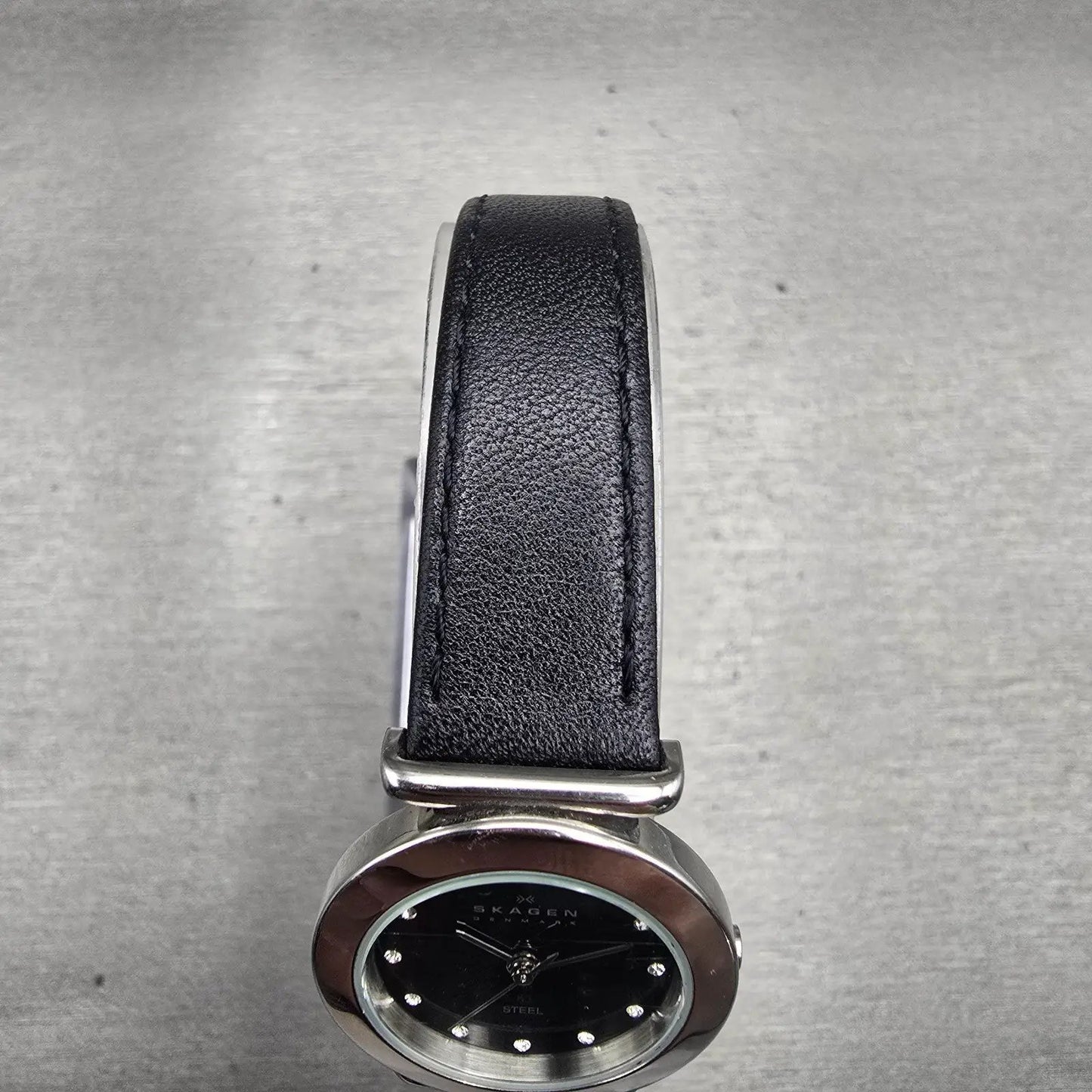 Skagen Watch Women 25mm Black Dial Silver Tone Round 107SSLB New Battery Leather4
