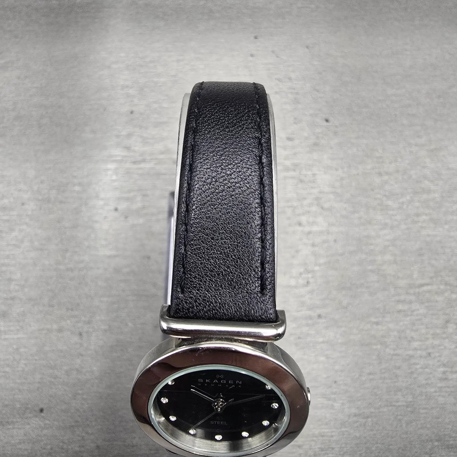 Skagen Watch Women 25mm Black Dial Silver Tone Round 107SSLB New Battery Leather4