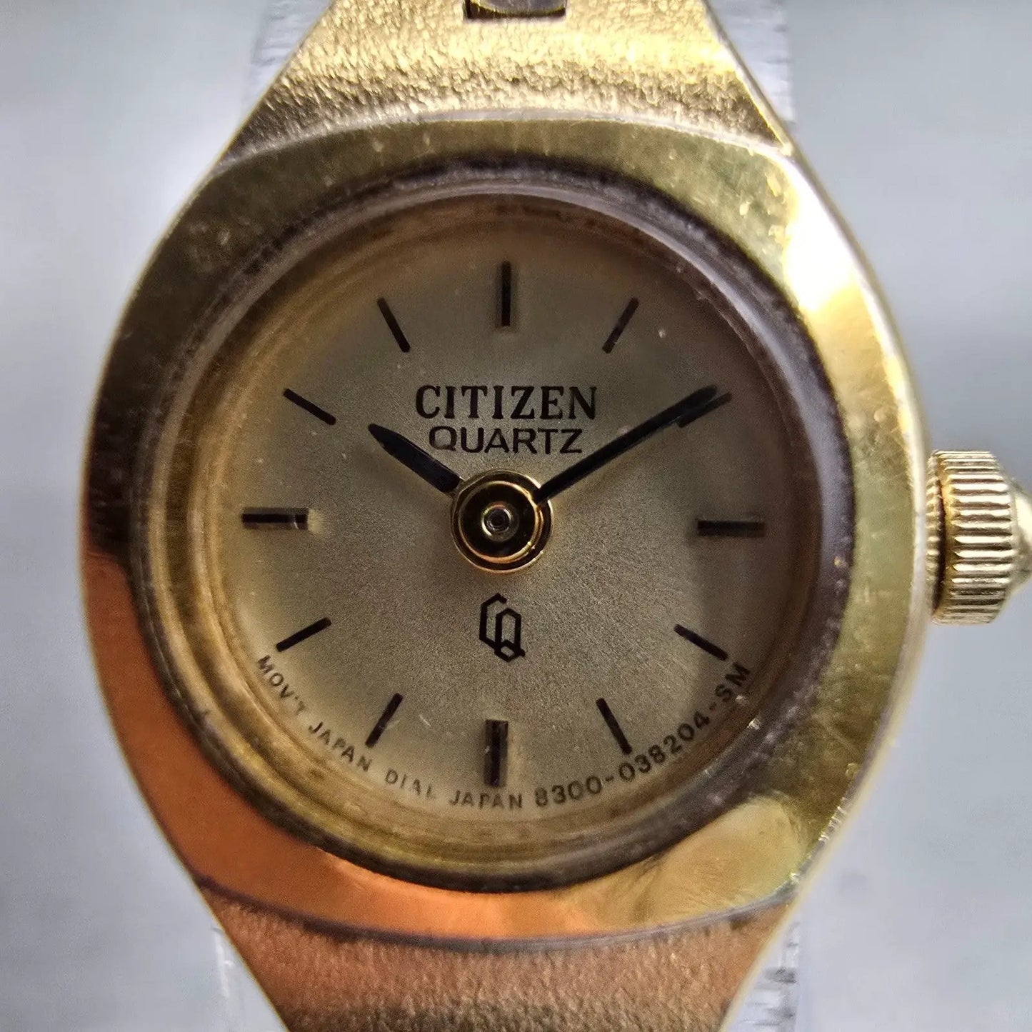 Citizen CQ Watch Women 16mm Champagne Dial Gold Tone Round 4-040929 New Battery1