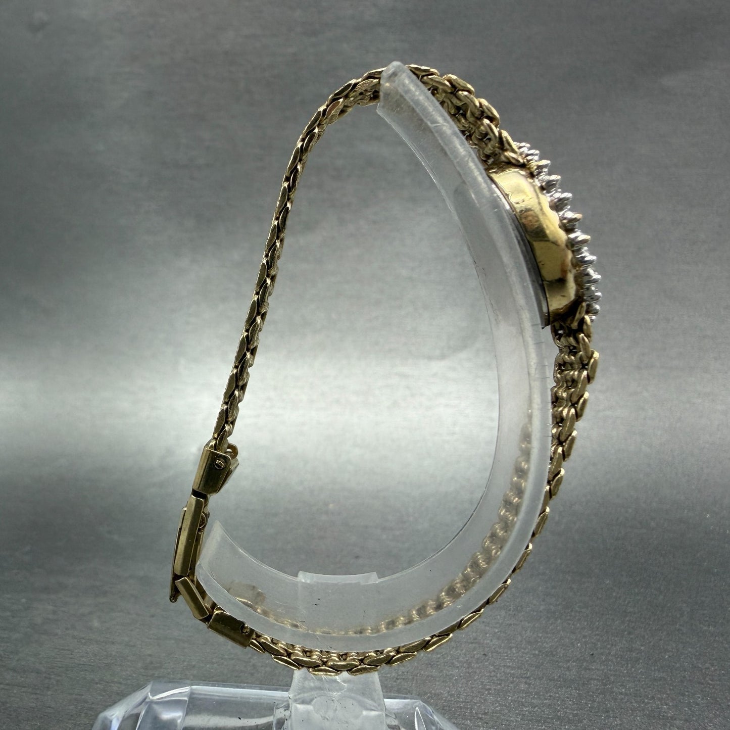 Gruen Watch Women 16mm Gold Dial Gold Tone Oval Diamond Bezel New battery VTG8