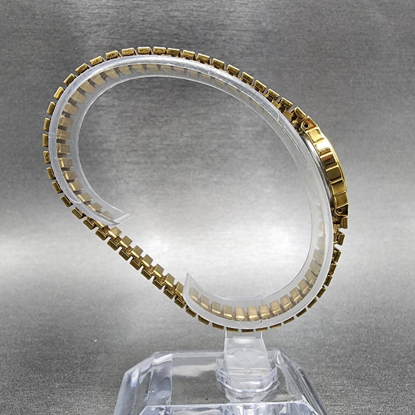 Citizen Watch Women 17mm Champagne Dial Gold Tone Oval 5920S056331 New Battery8