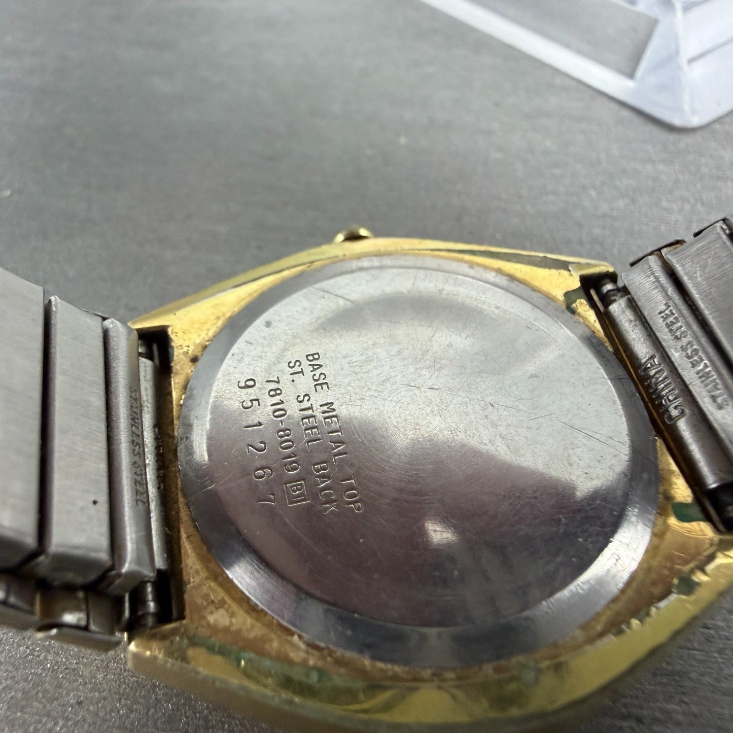 Seiko Watch Men 33mm Champagne Dial Gold Tone Round 7810-8019 New Battery9