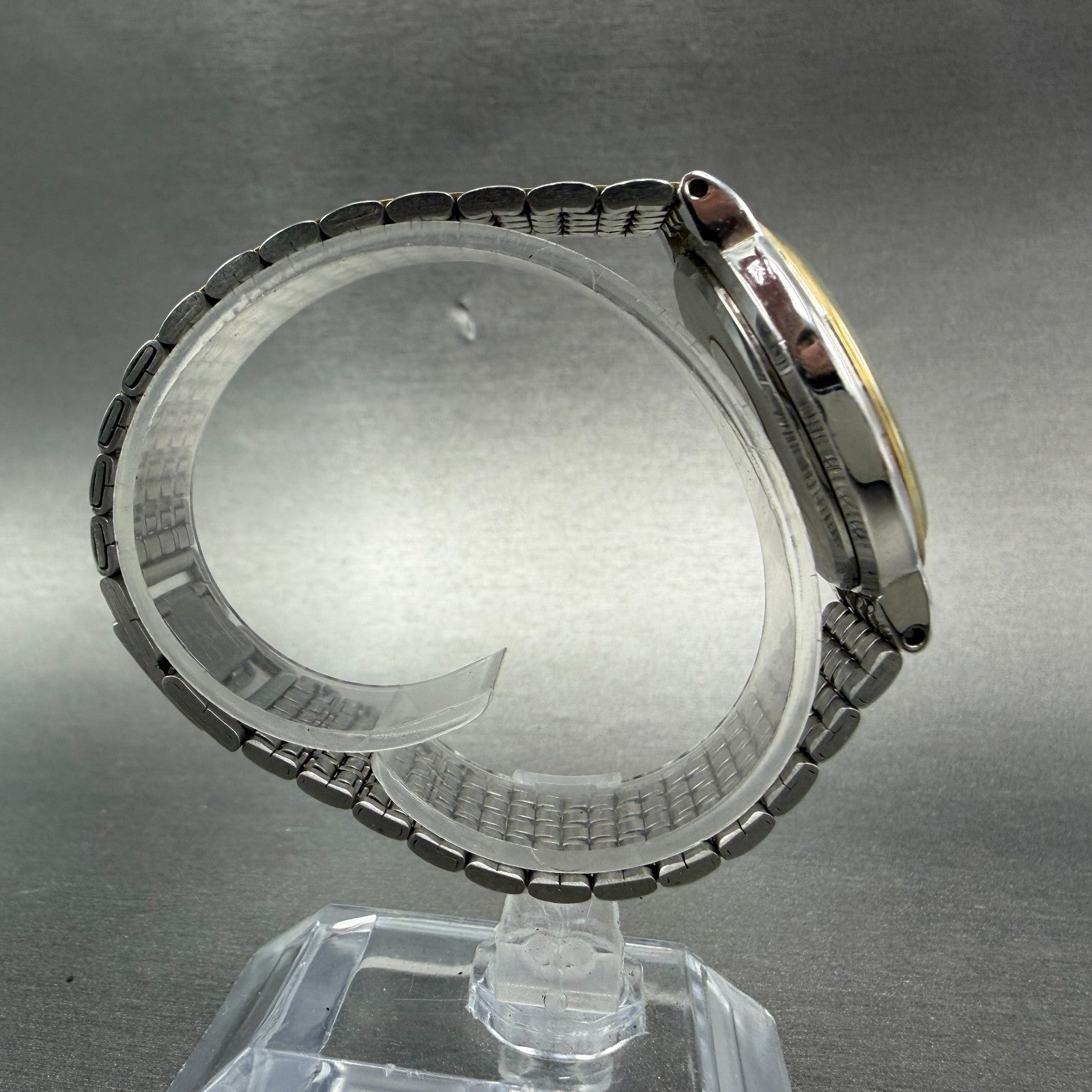 Citizen Watch Men 33mm Black Dial Two Tone Date Round 5510-S18248 PARTS9