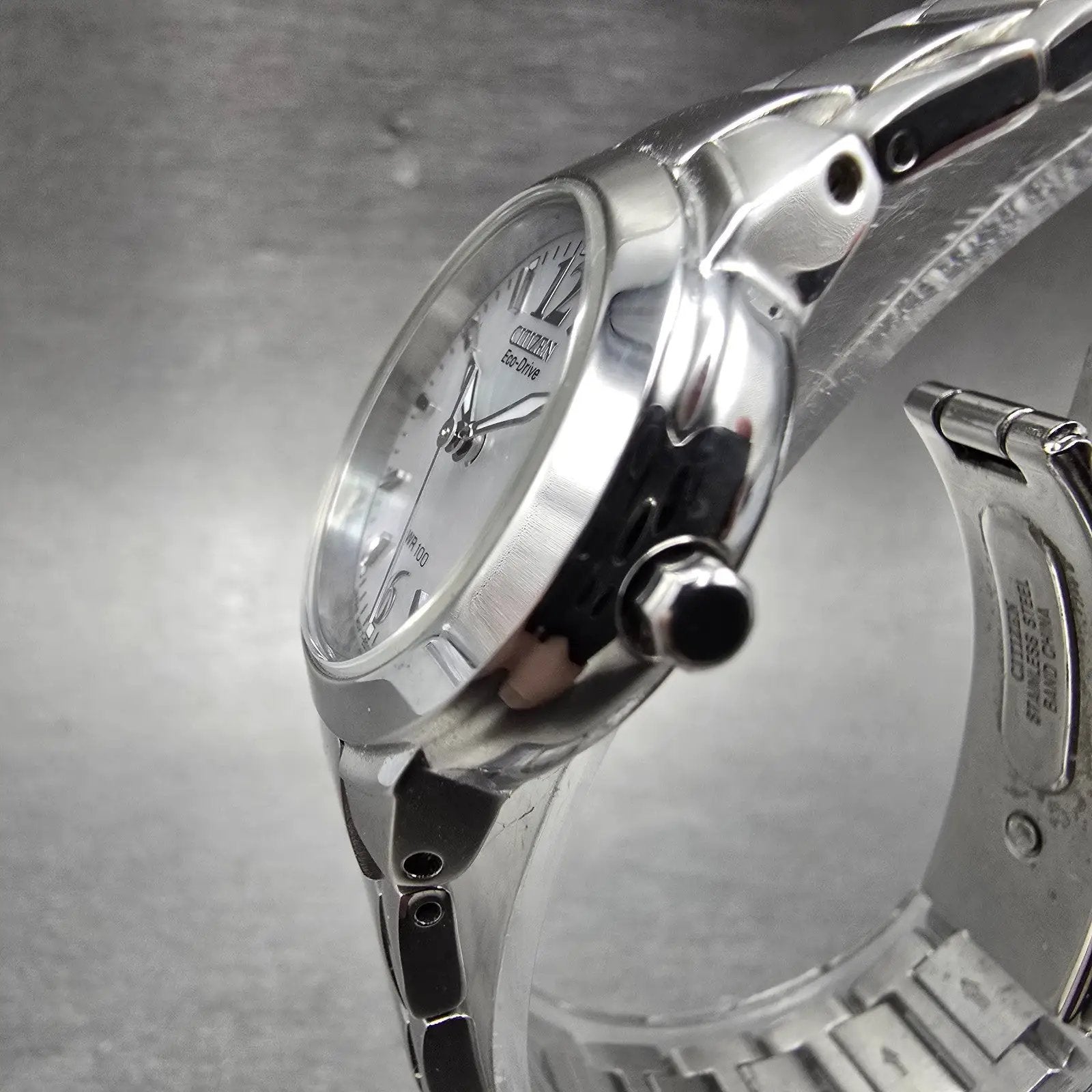 Citizen Eco-Drive Watch Women 26mm MOP Dial Steel Date READ!!! E011-S070074 Runs2