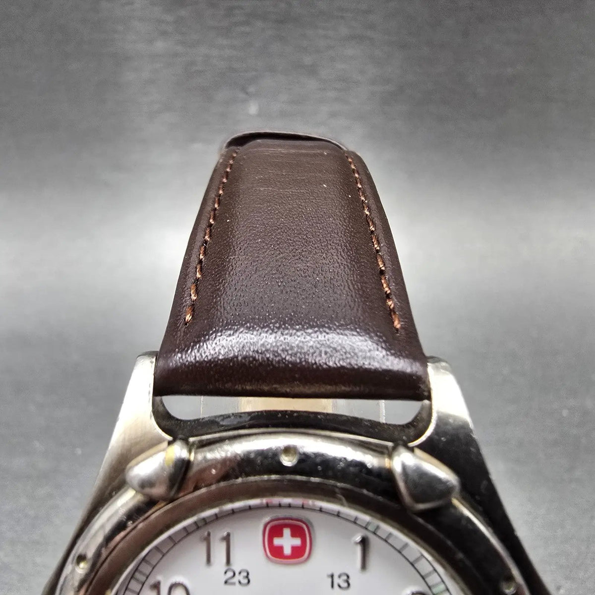 Wenger SAK Designs Watch Men 36mm White Dial Silver Tone Date Round PARTS VTG5