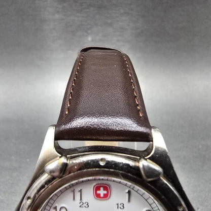 Wenger SAK Designs Watch Men 36mm White Dial Silver Tone Date Round PARTS VTG5