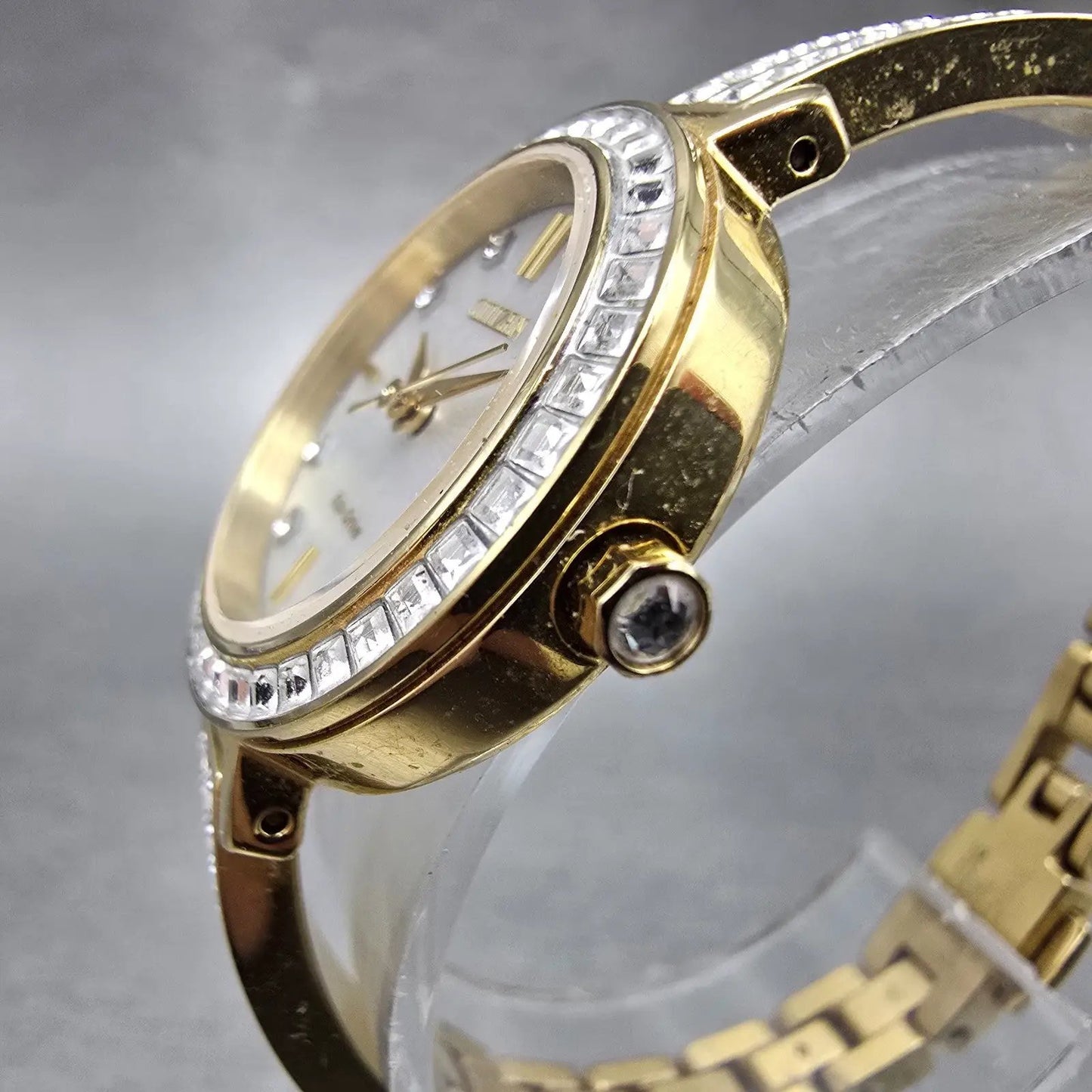 Citizen Eco-Drive Watch Women 25mm MOP Dial Gold Tone Round E031-S122694 Runs HM2