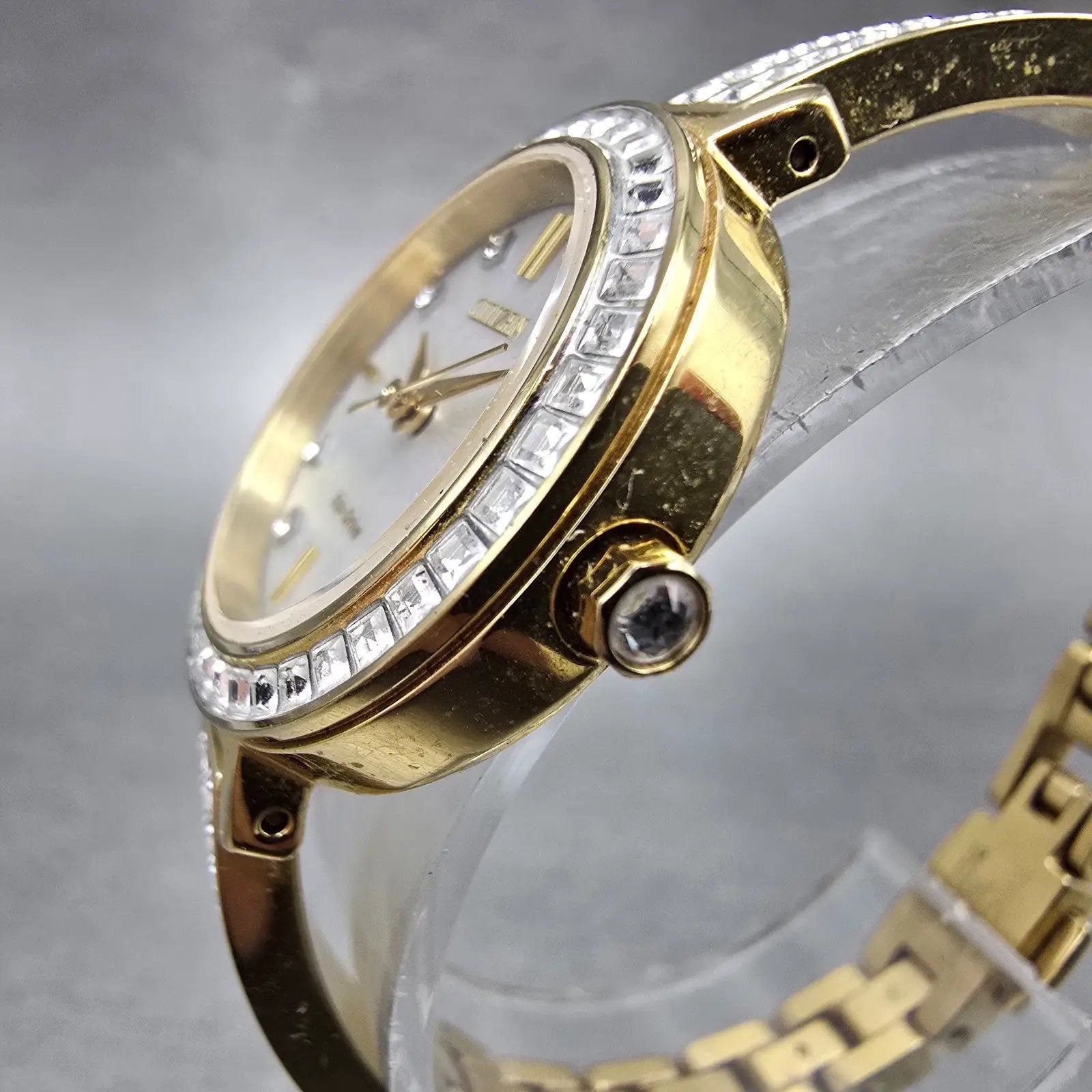 Citizen Eco-Drive Watch Women 25mm MOP Dial Gold Tone Round E031-S122694 Runs HM2