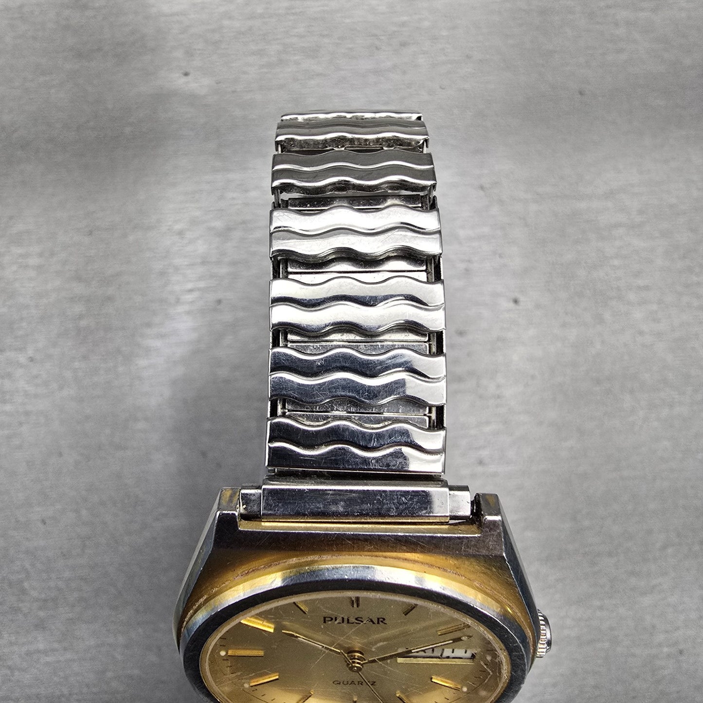 Seiko Pulsar Watch Men 36mm Champagne Dial Two Tone Daydate V143-X003 New Batt4