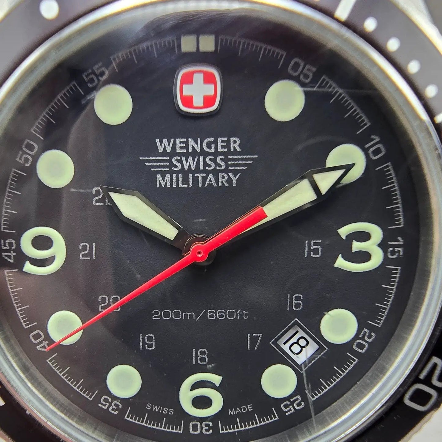 Wenger Swiss Military Dive Watch Men 40mm Black Dial Steel Date 79176 New Batt1