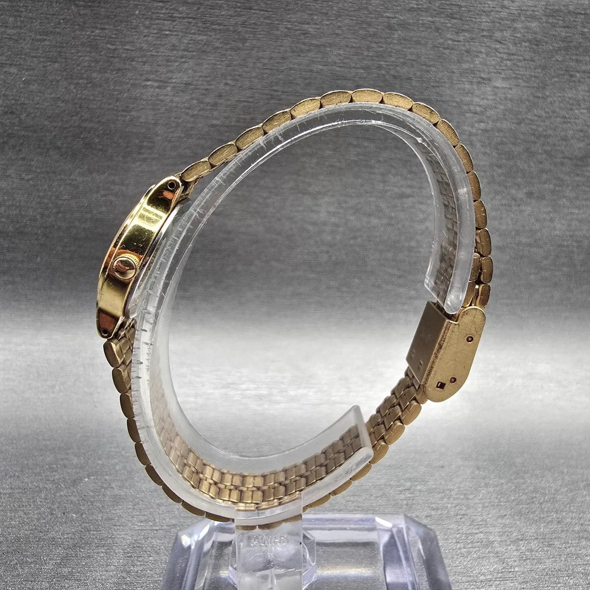 Seiko SX Watch Women 19mm Champagne Dial Gold Tone Round V401-0091 New Battery G6