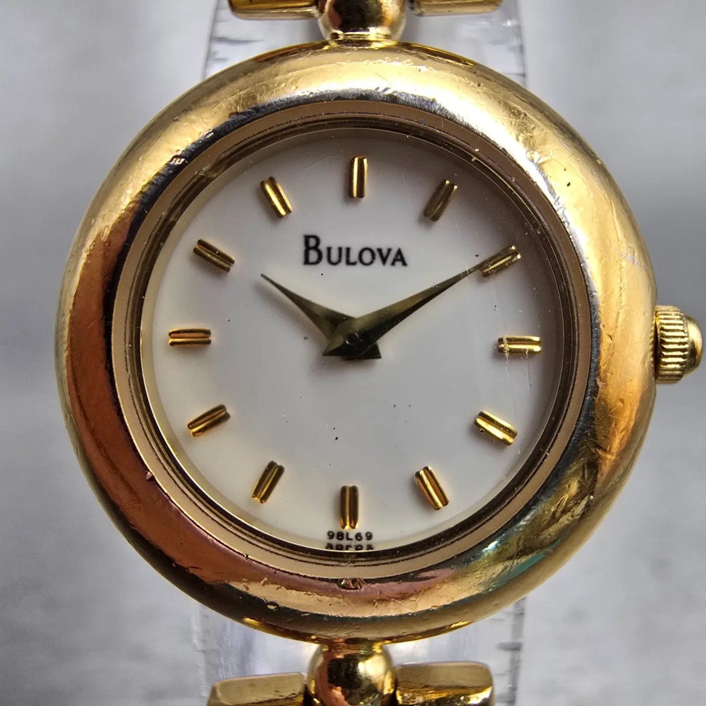 Bulova Watch Women 22mm White Dial Gold Tone Round Bangle 98L69 New Battery1