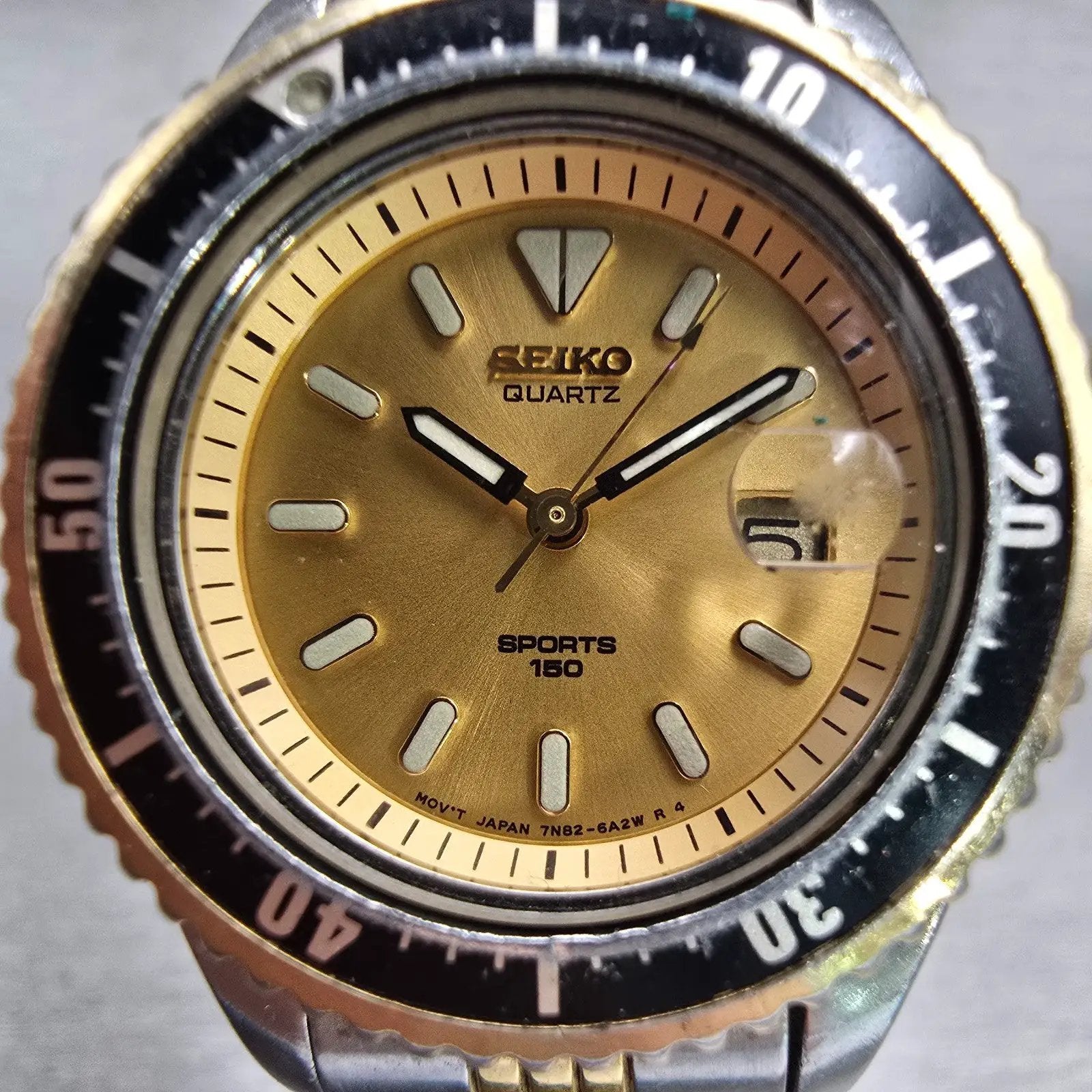Seiko Sports 150 Watch Women 31mm Gold Dial Two Tone Date 7N82-6A20 New Battery1