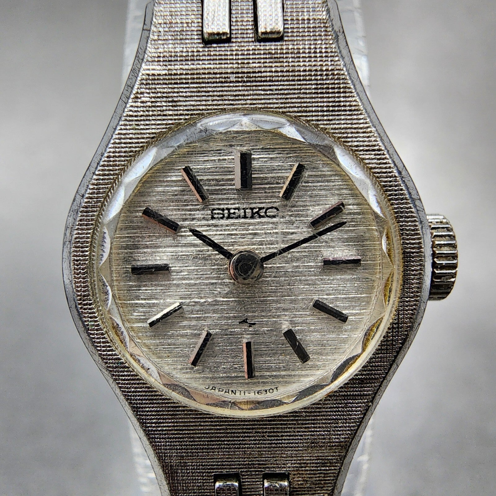 Seiko Watch Women 18mm Silver Dial Silver Tone Manual Round 110639 Runs1